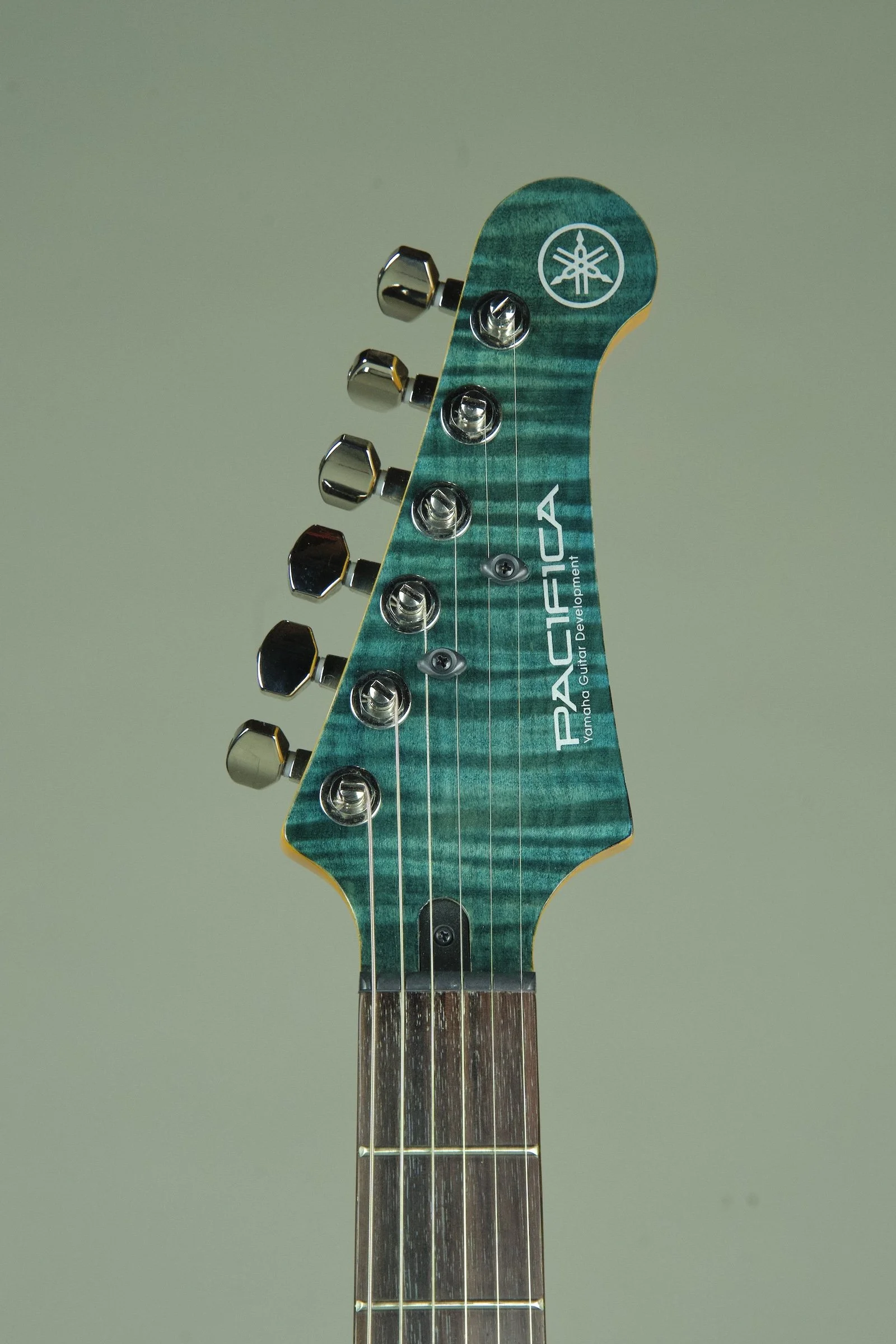 Yamaha Pacifica PAC612VIIFM Electric Guitar - Indigo Blue3.jpeg