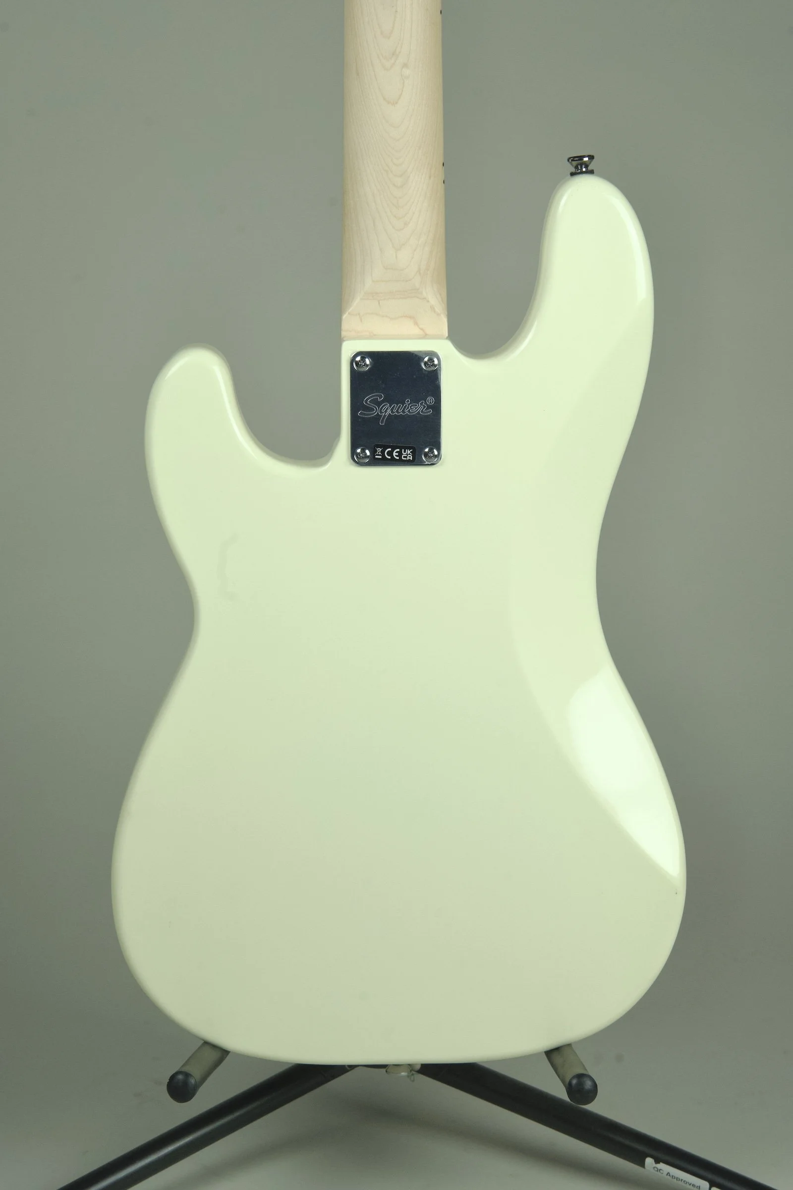 Squier Affinity Series Precision Bass - Olympic White with Maple Fingerboard5.jpeg