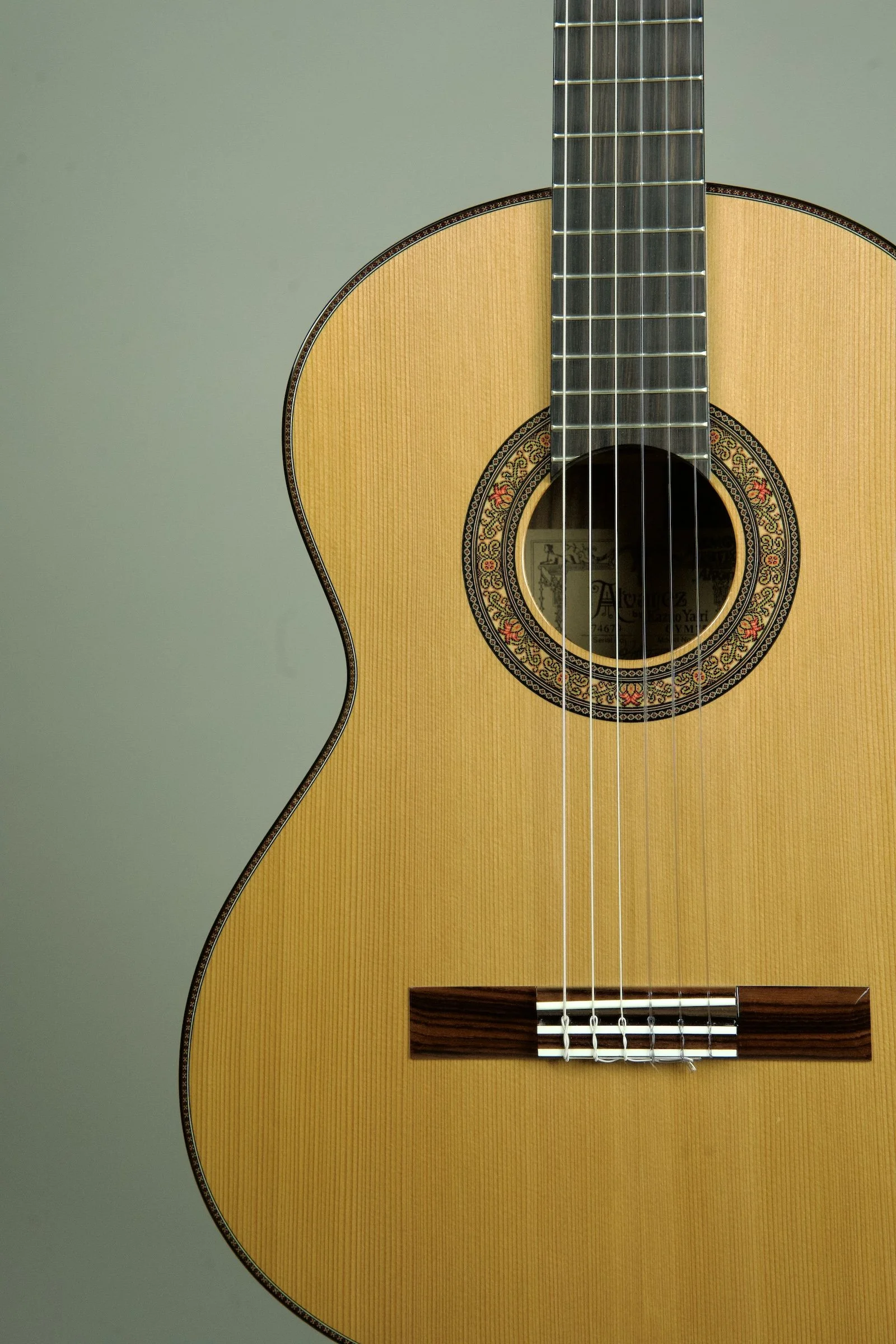Used Alvarez CYM75 Classical Guitar4.jpeg