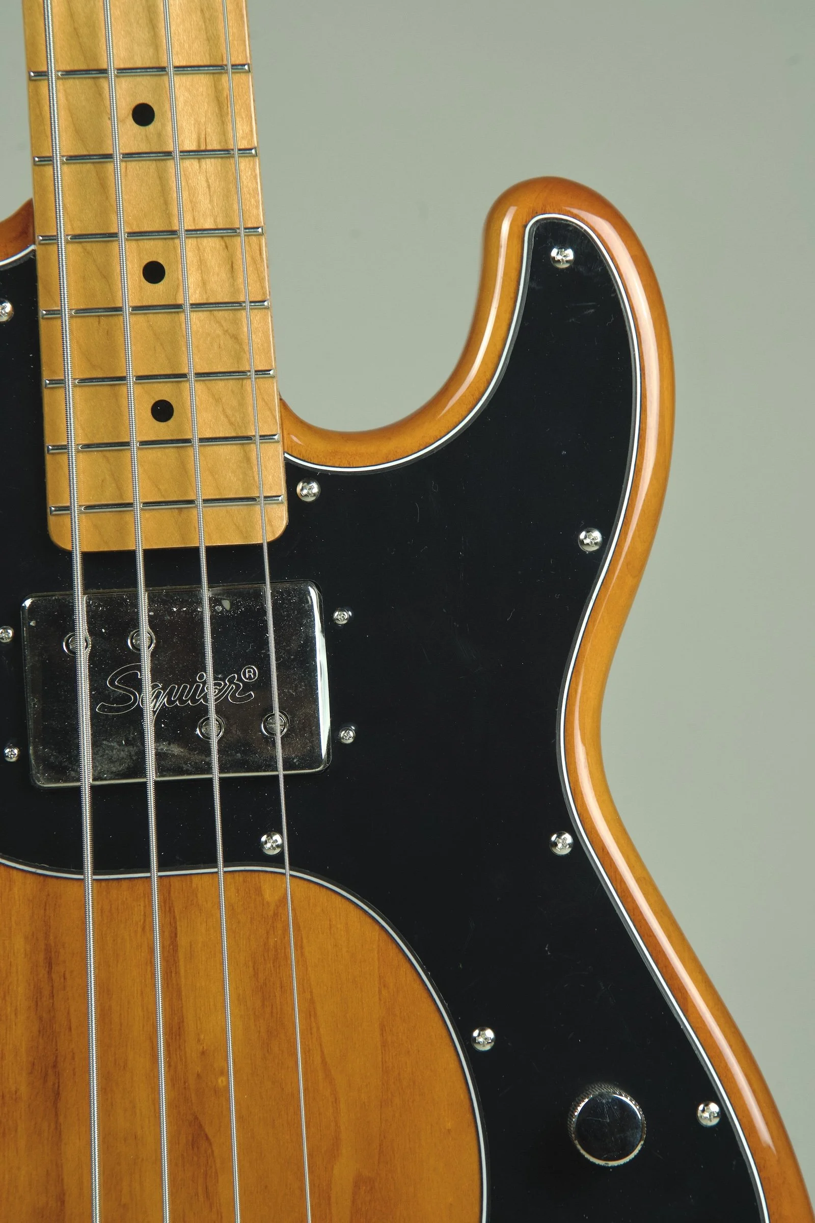 Squier Classic Vibe Telecaster Bass Guitar7.jpeg
