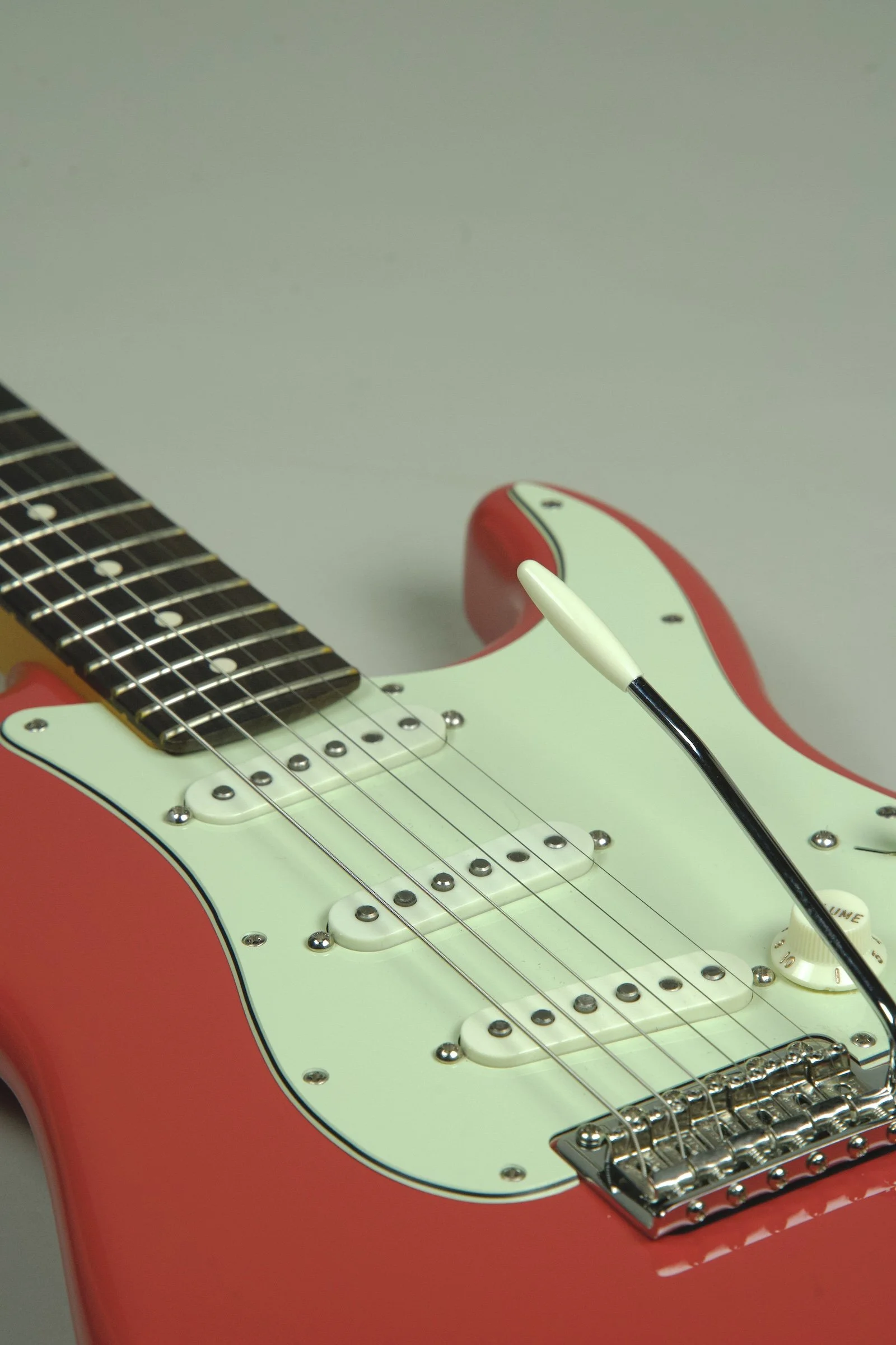 Used Fender American Professional Classic Stratocaster Electric Guitar - Faded Dakota Red17.jpeg