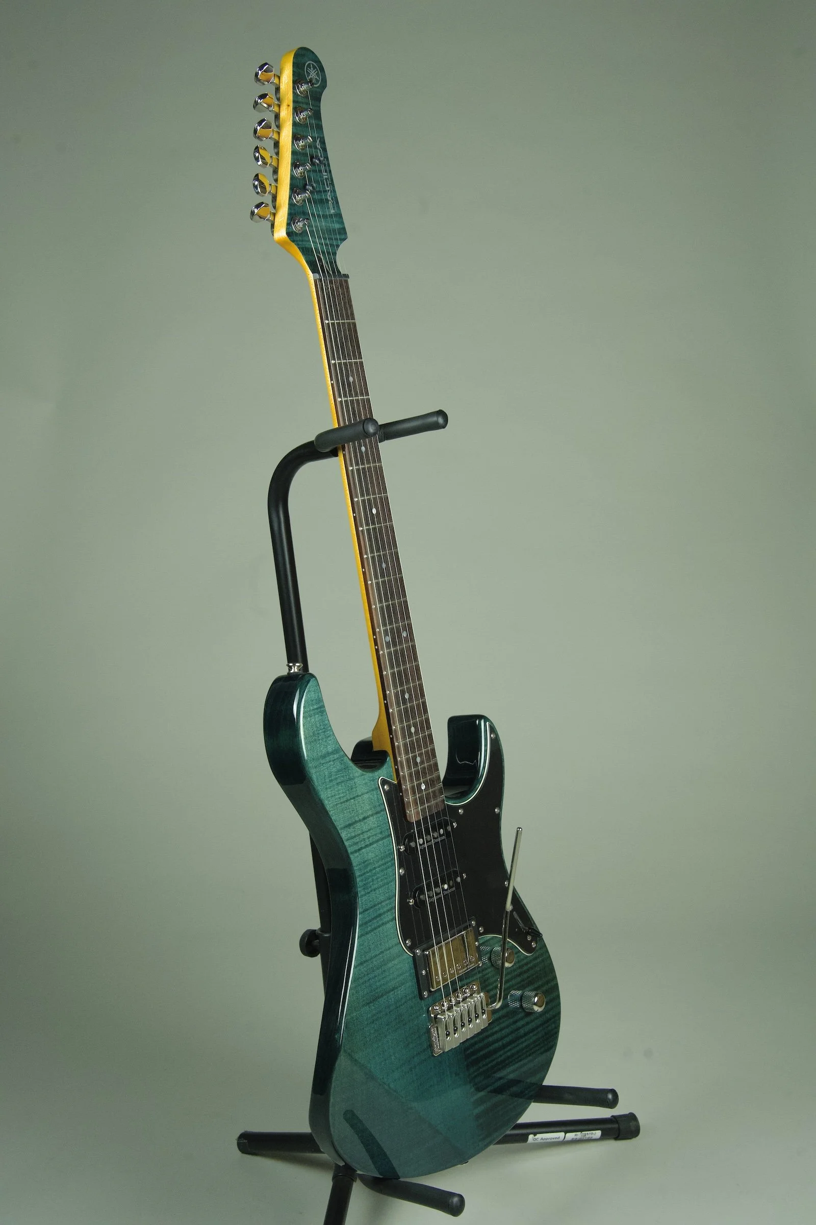 Yamaha Pacifica PAC612VIIFM Electric Guitar - Indigo Blue13.jpeg