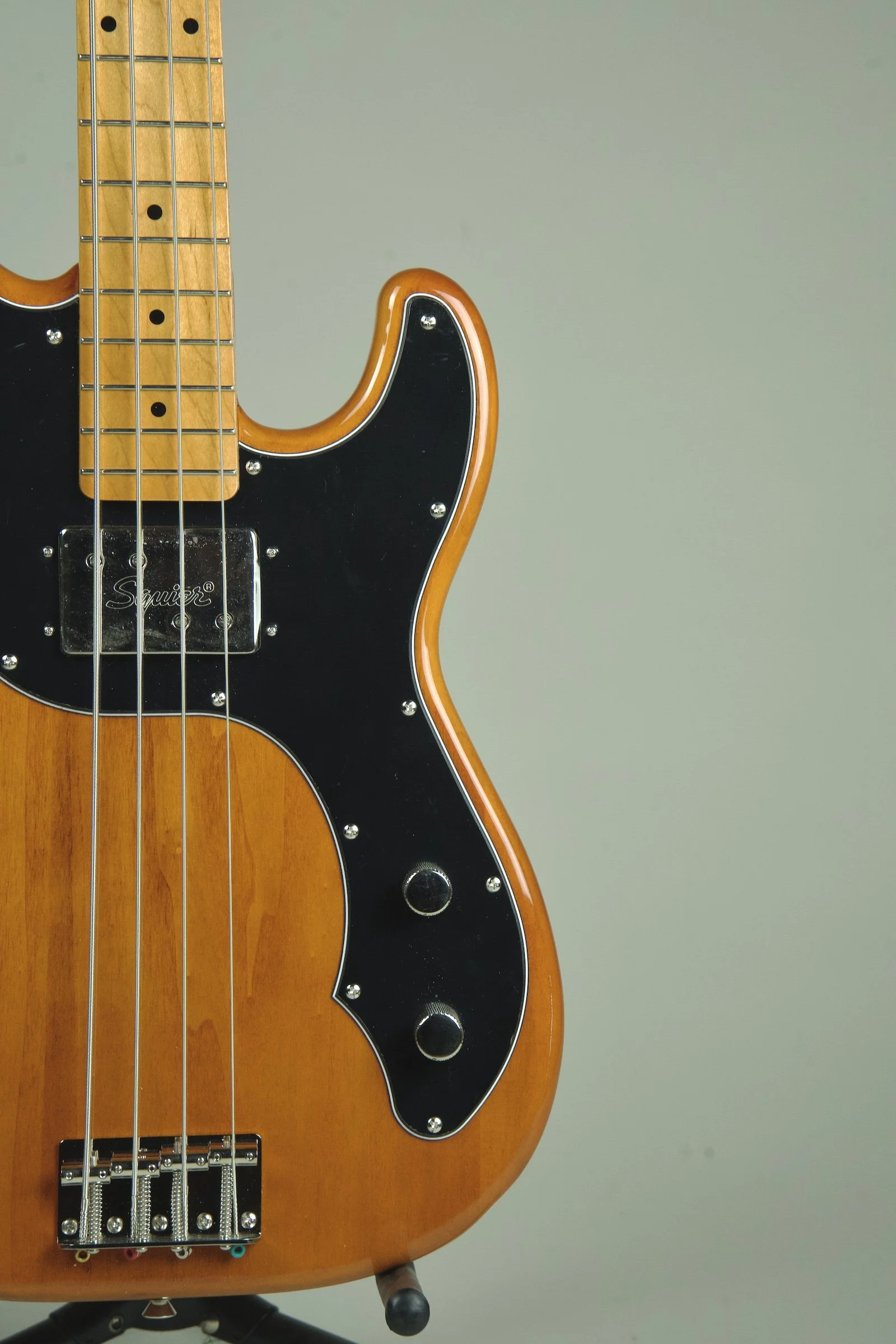 Squier Classic Vibe Telecaster Bass Guitar5.jpeg