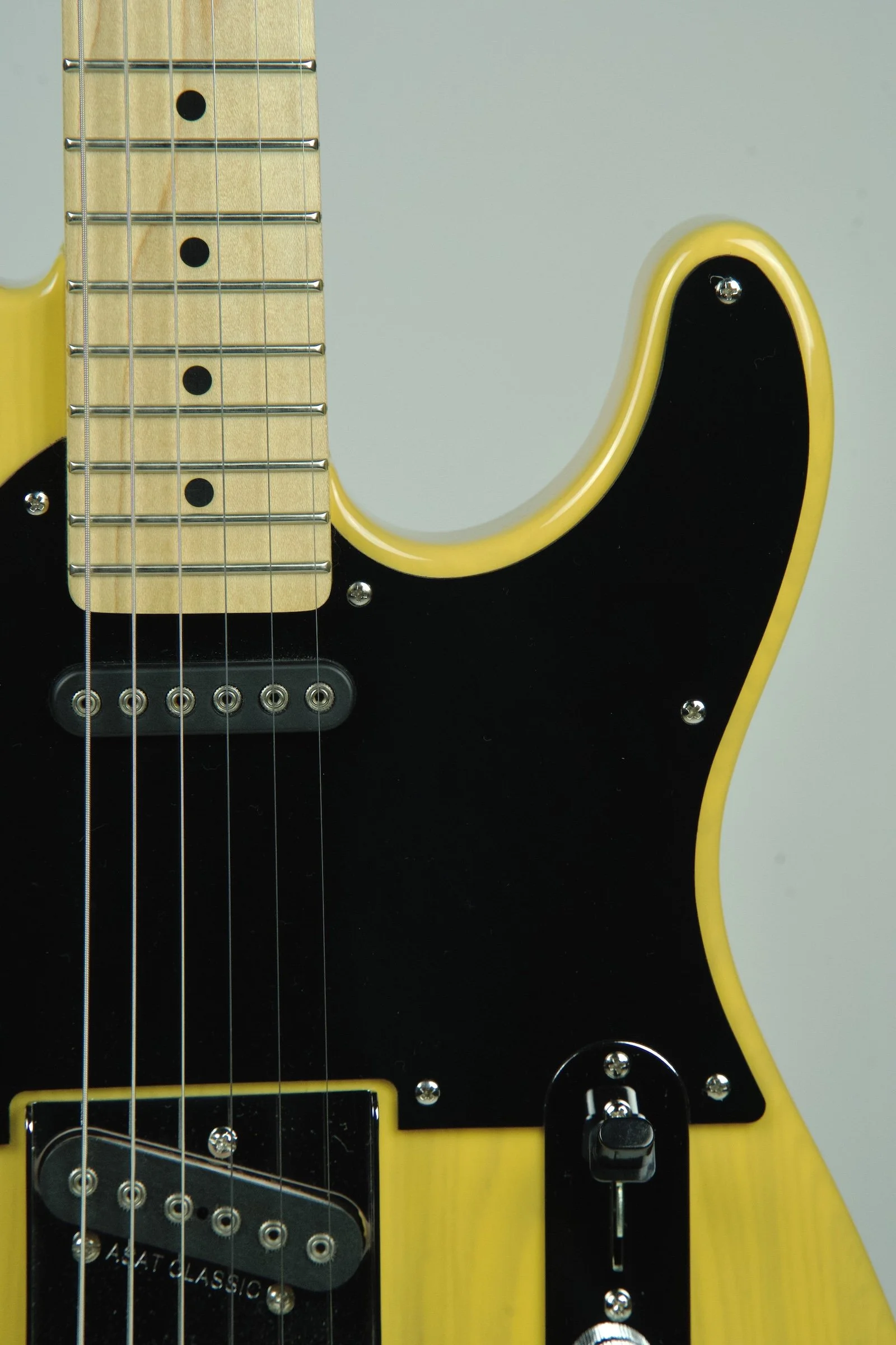 G&L Deluxe ASAT Classic Electric Guitar - Butterscotch 12.jpeg