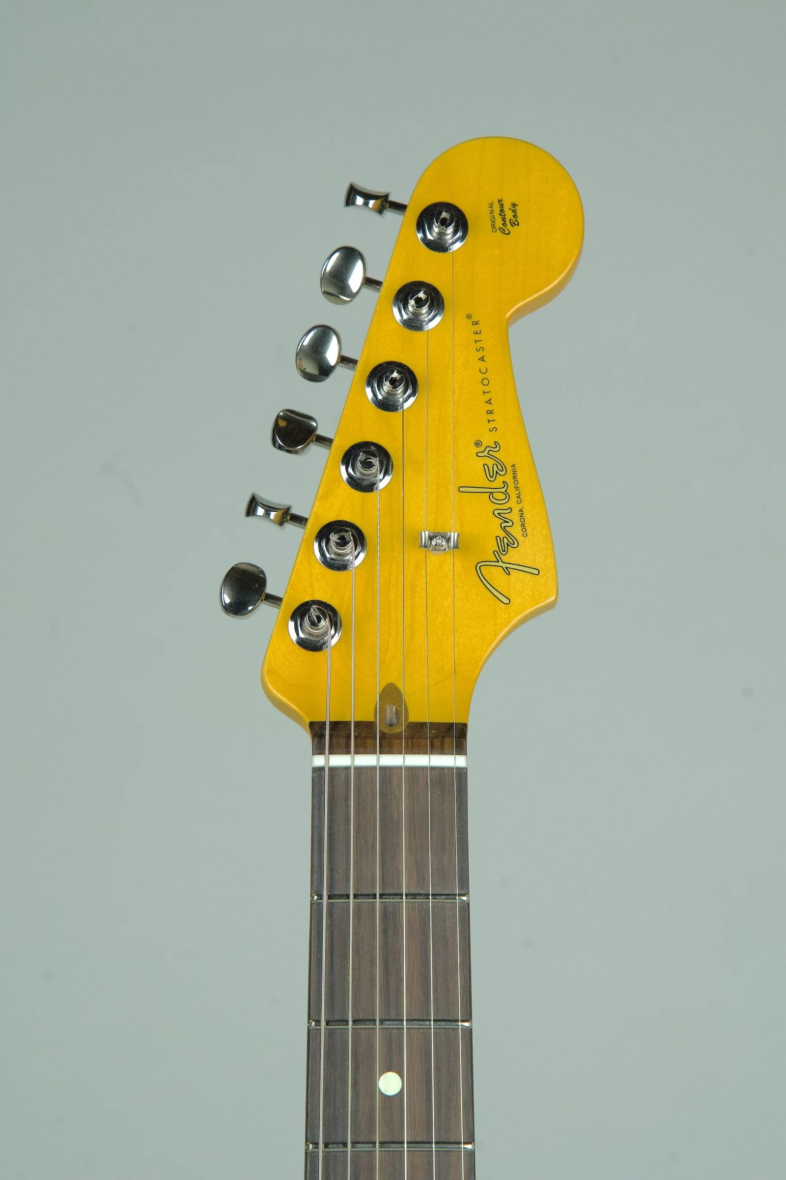 Fender American Professional Classic Stratocaster - Dakota Red6.jpeg