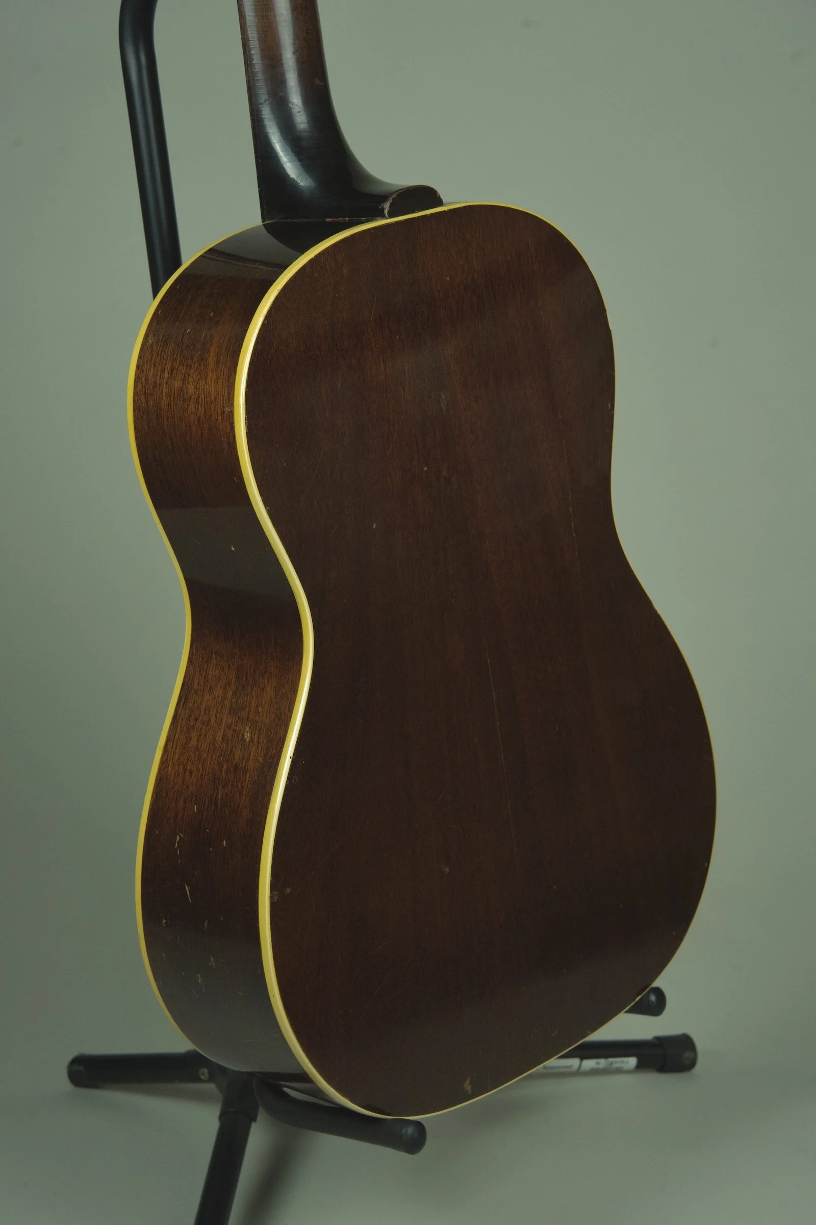 1964 Gibson LG-1  Acoustic Guitar24.jpeg