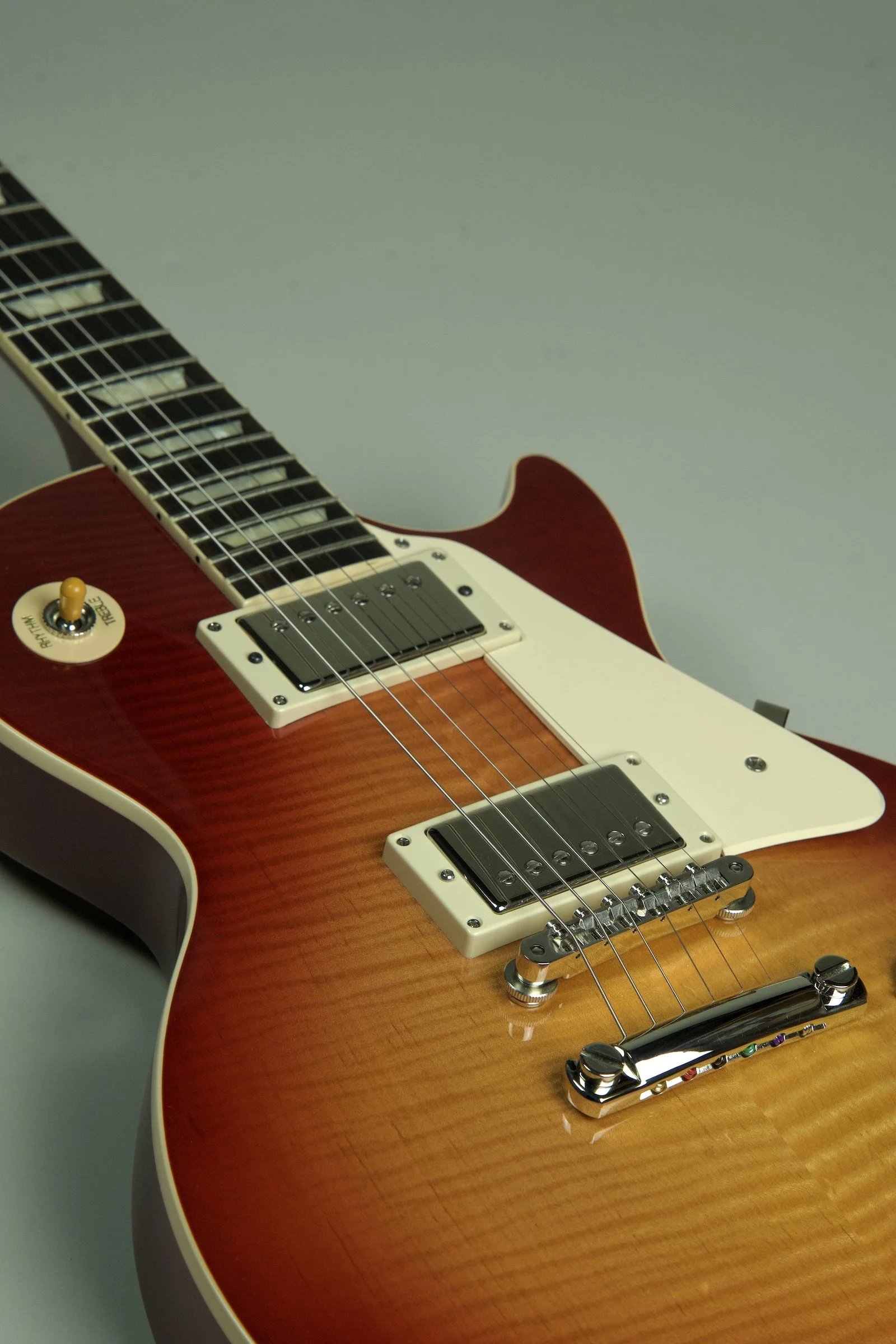 Used Gibson Les Paul 60s Standard Cherry burst Electric Guitar13.jpeg