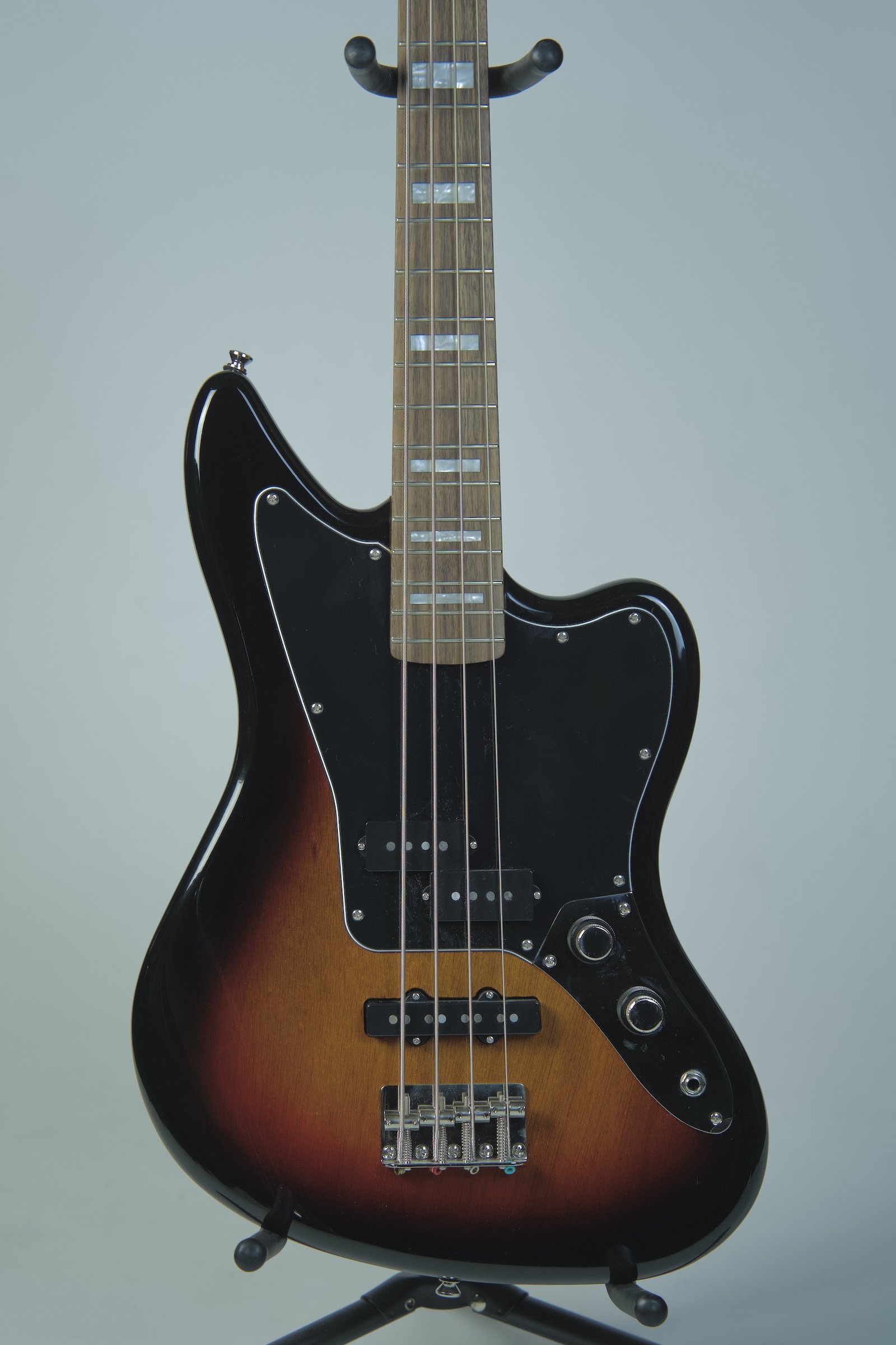 Used Squier Jaguar Classic Vibe Jaguar Bass Guitar2.jpeg