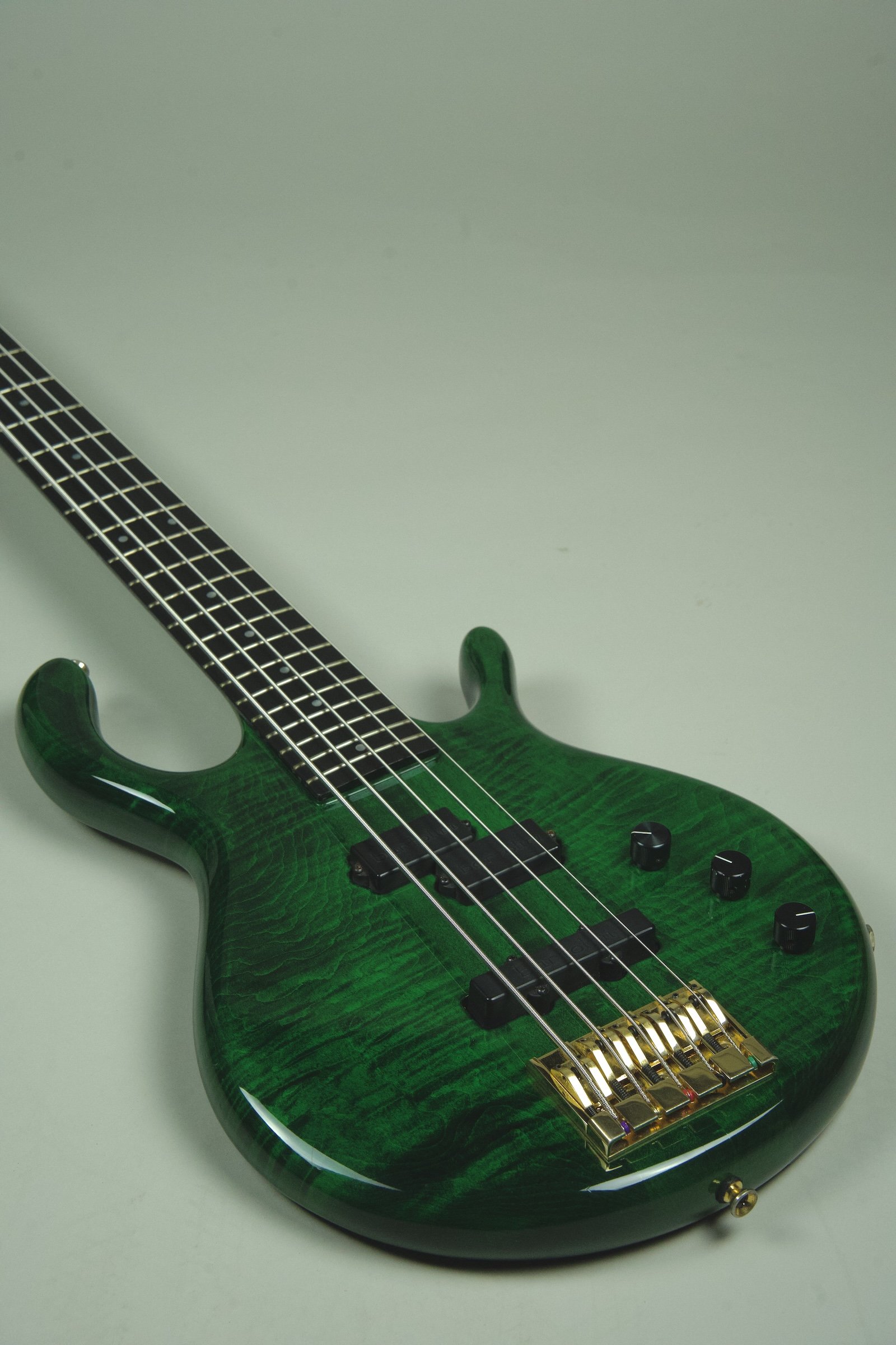 Pedulla MVP 5 String Bass Guitar33.jpeg