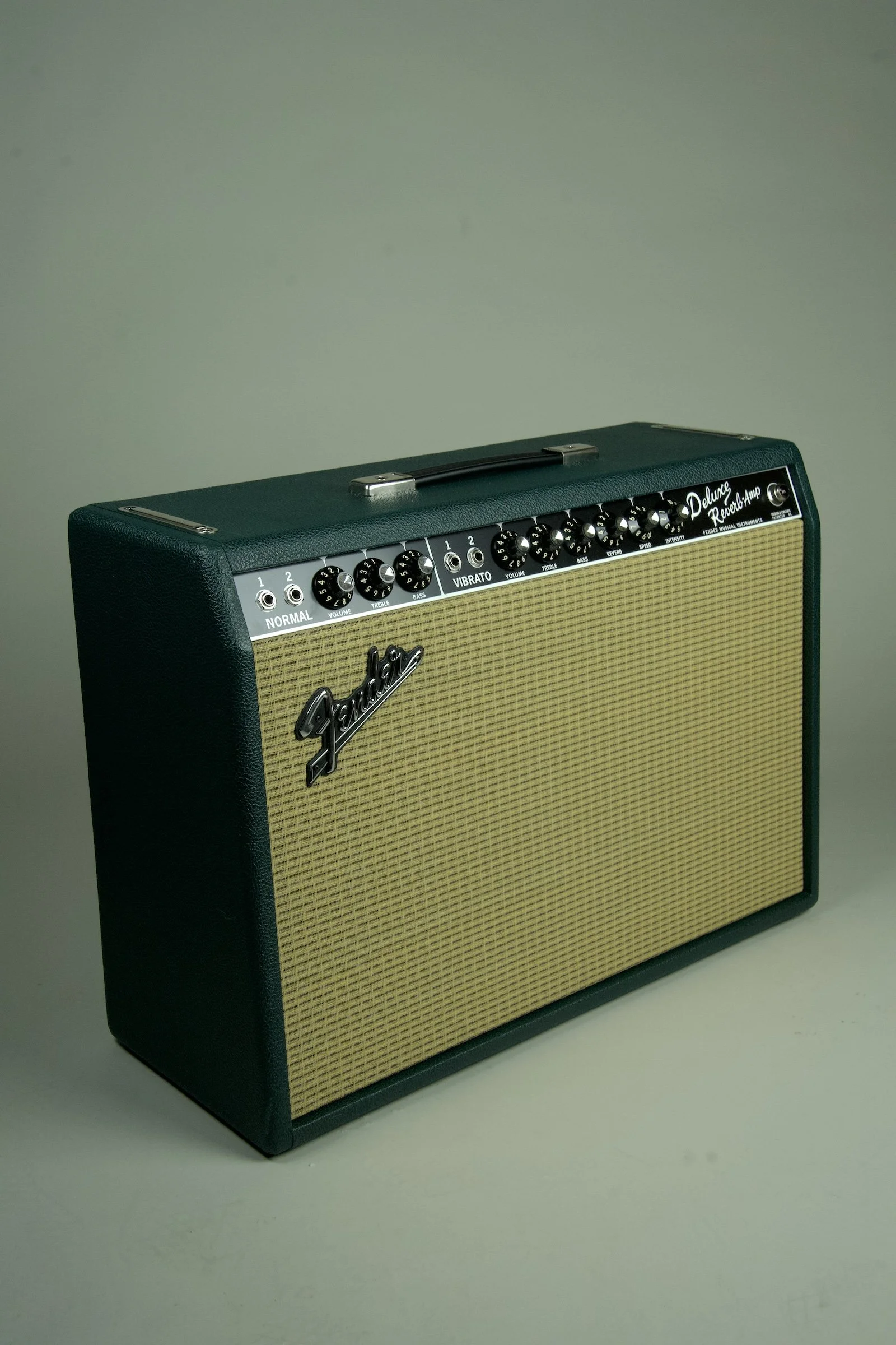 Fender Limited Edition Deluxe Reverb Amplifier - British Racing Green8.jpeg