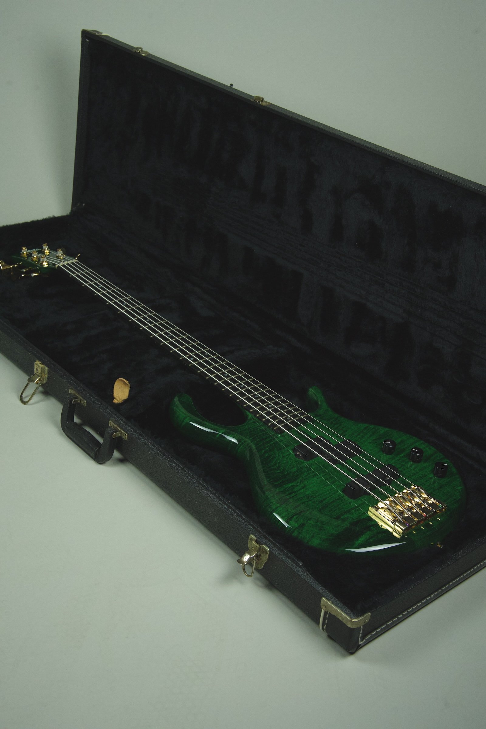 Pedulla MVP 5 String Bass Guitar3.jpeg