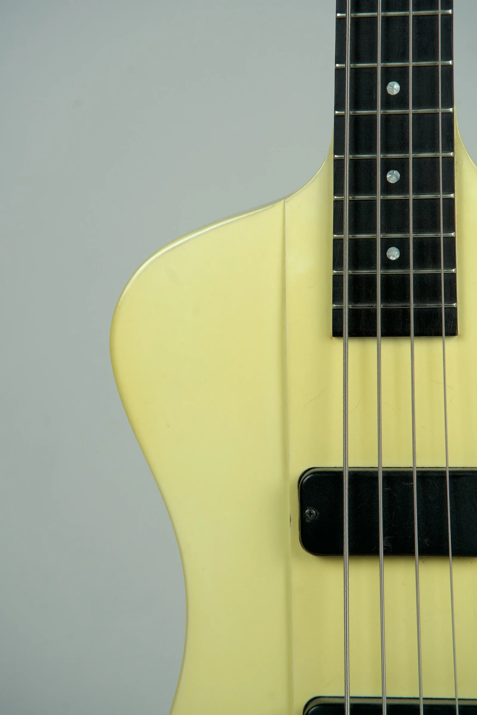 Used 2005 Gibson USA Thunderbird IV Bass Guitar5.jpeg