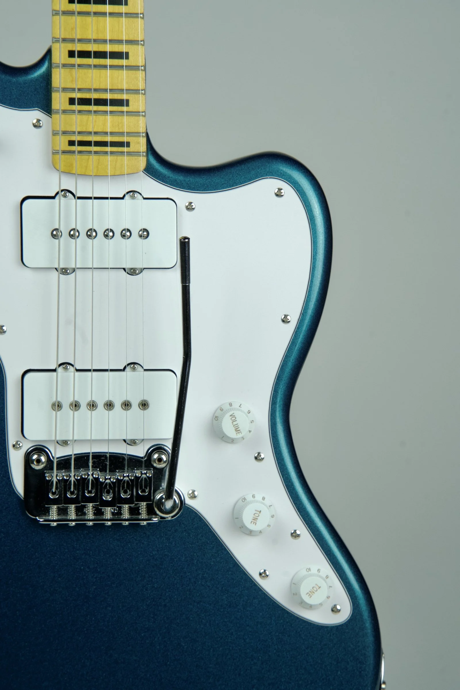 G&L Tribute Doheny Electric Guitar - Emerald Blue Metallic5.jpeg