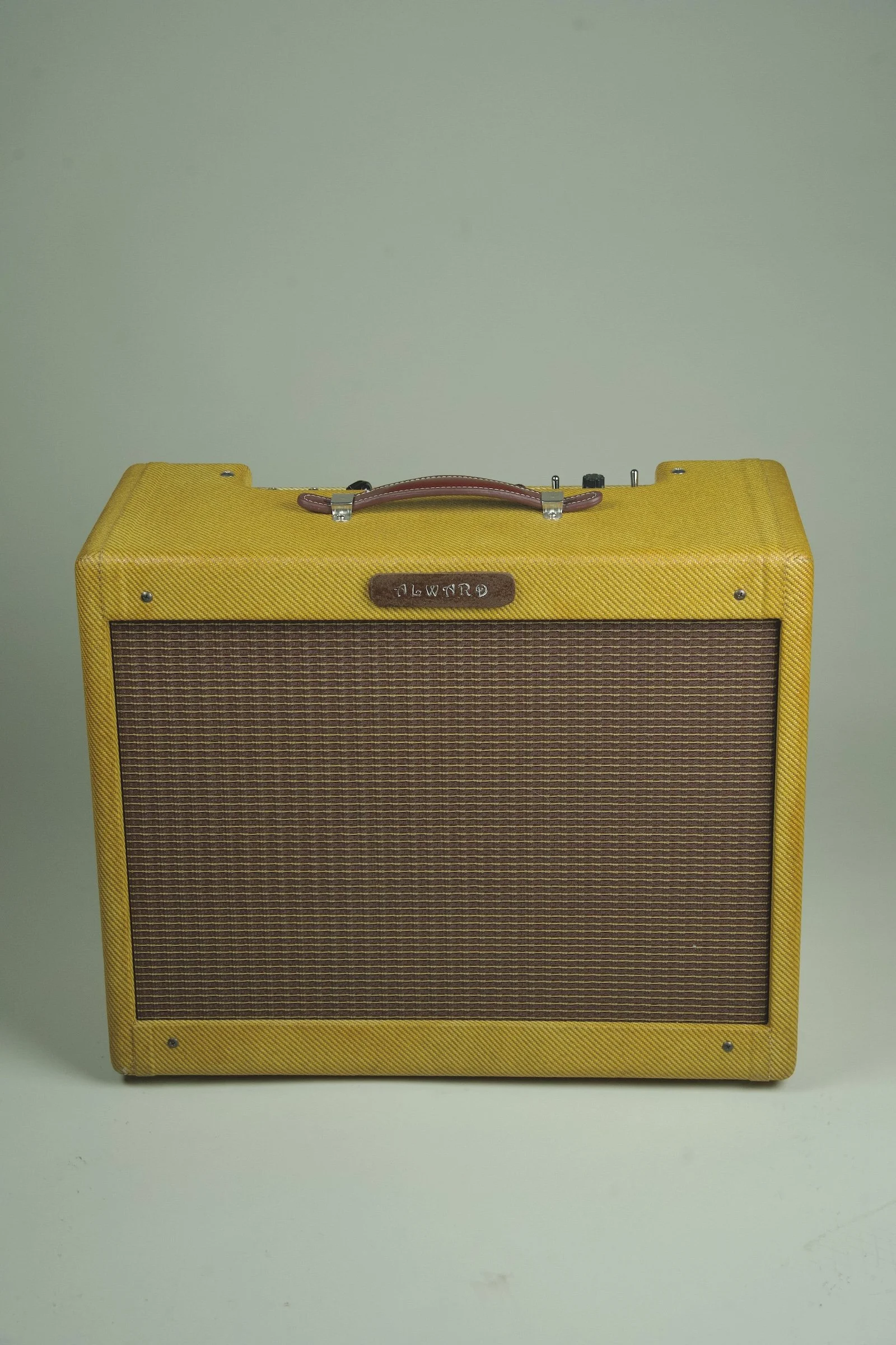 Alward Golden Eagle Deluxe Combo Amplifier1.jpeg