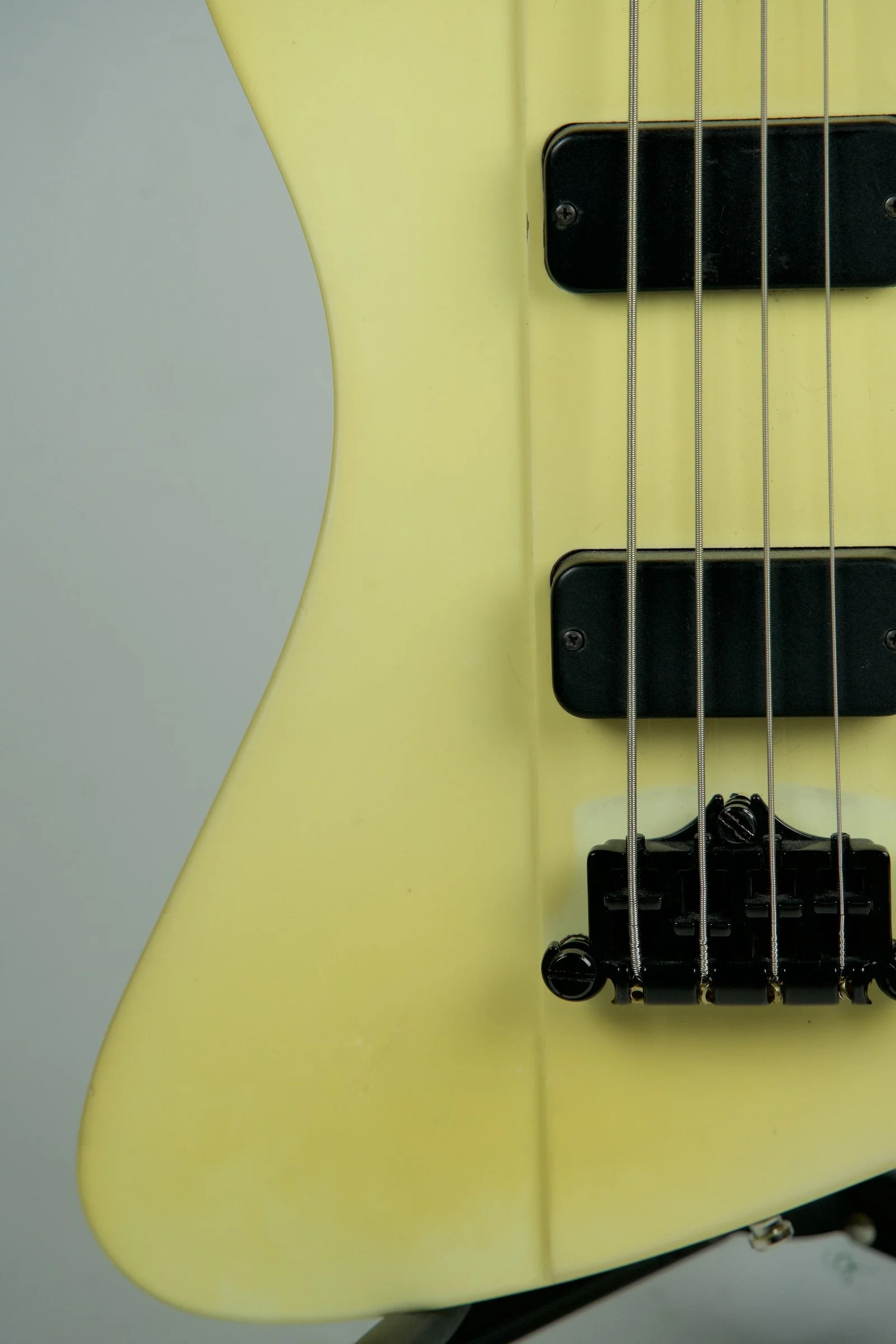 Used 2005 Gibson USA Thunderbird IV Bass Guitar4.jpeg