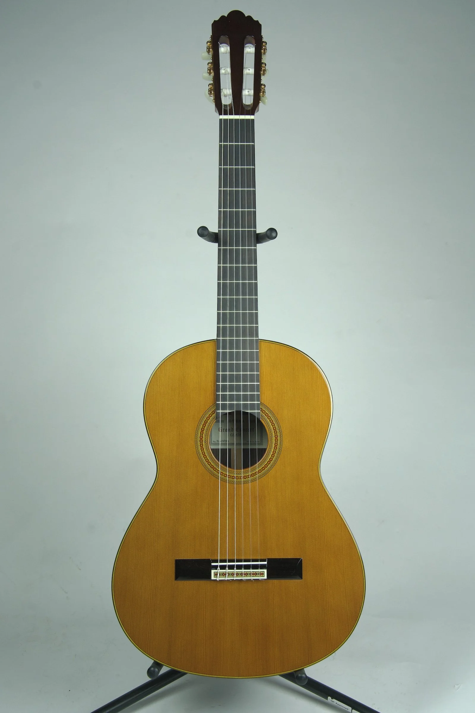 Yamaha Red Label GC32 Classical Guitar 13.jpeg