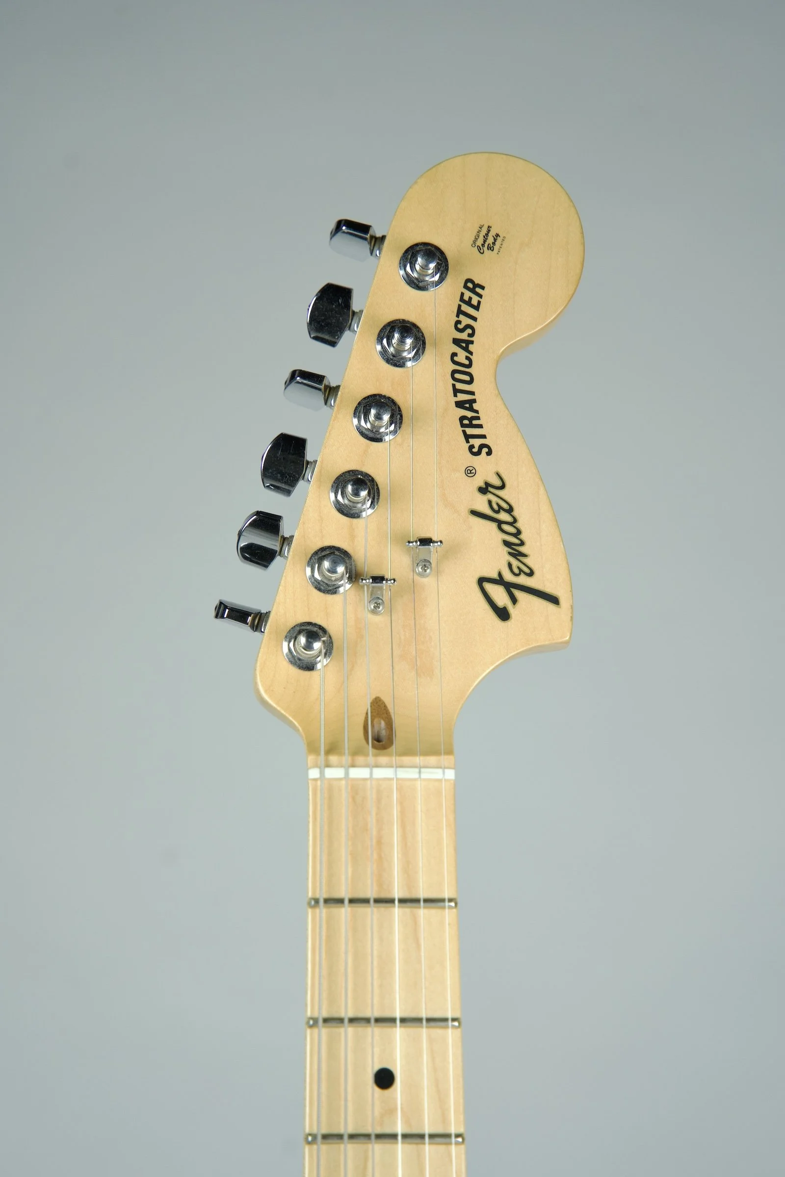 Used 2012 USA Fender Stratocaster FSR Honeyburst Electric Guitar4.jpeg