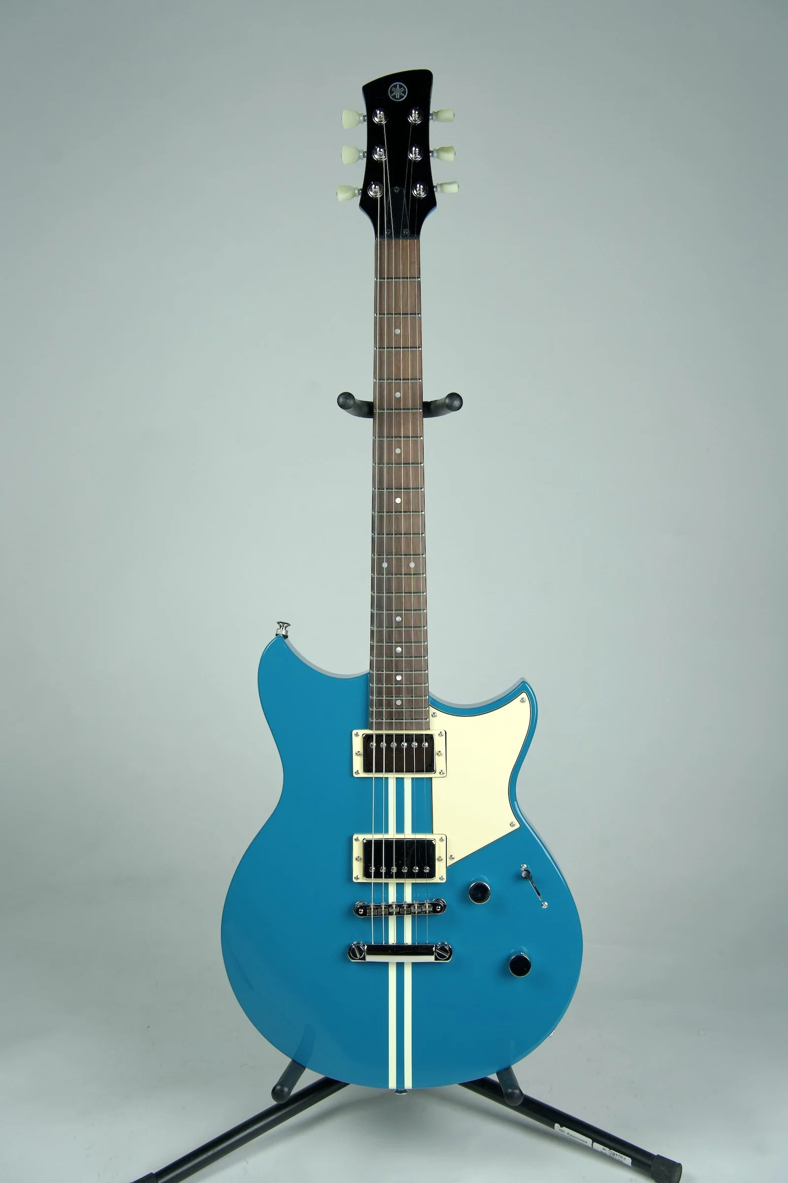 Yamaha Revstar RSE20 Electric Guitar Swift Blue1.jpeg
