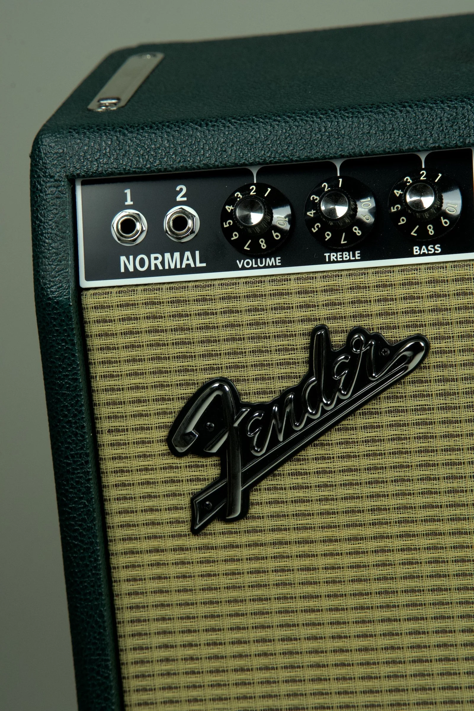 Fender Limited Edition Deluxe Reverb Amplifier - British Racing Green3.jpeg