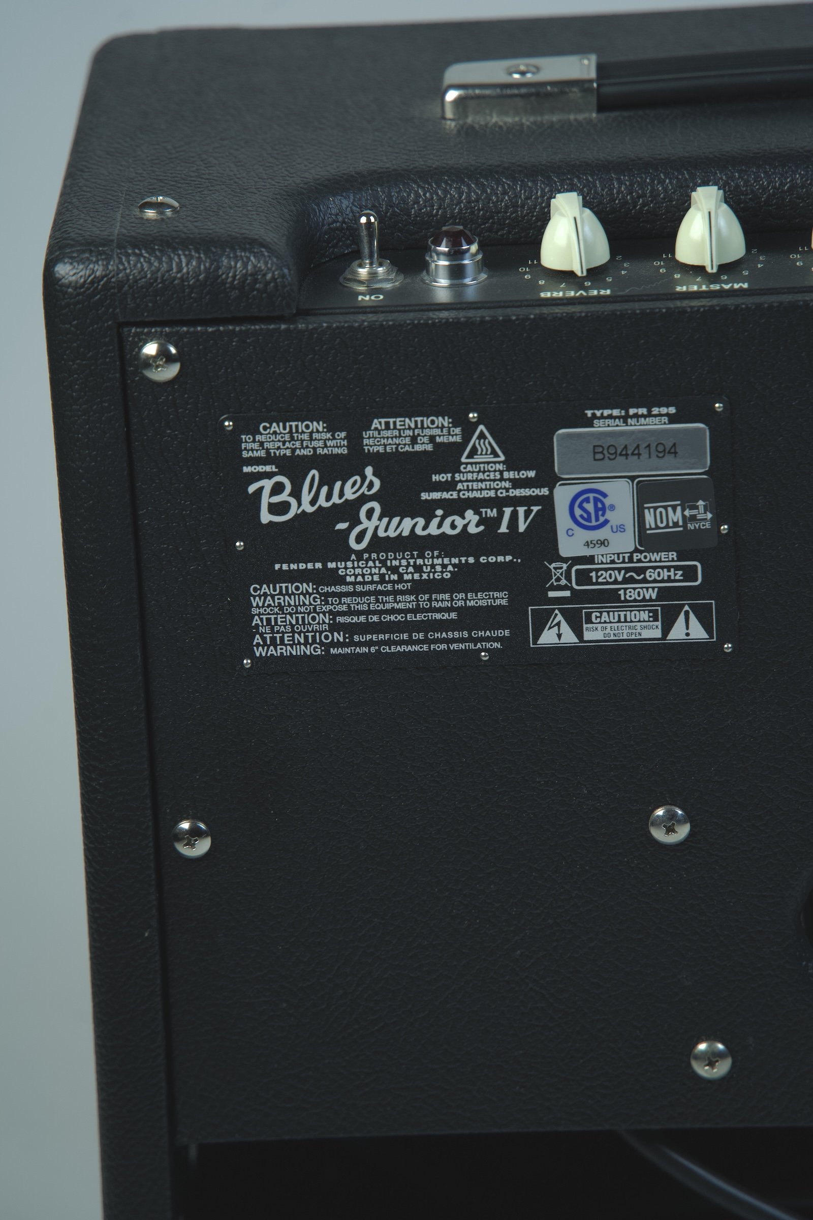 Fender Blues Junior IV Guitar Amplifier8.jpeg