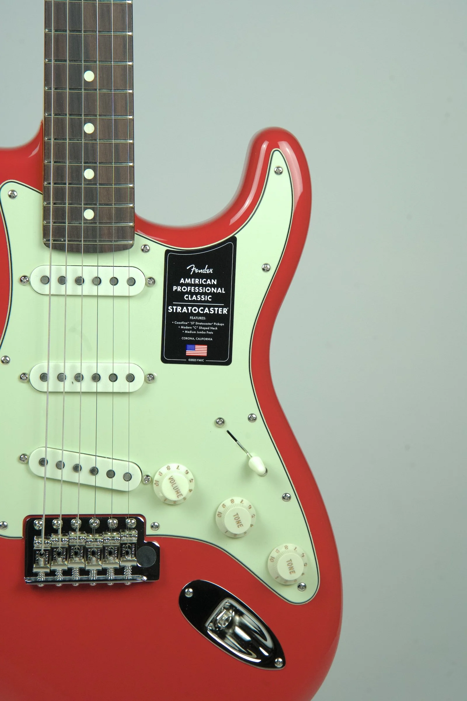Fender American Professional Classic Stratocaster - Dakota Red9.jpeg