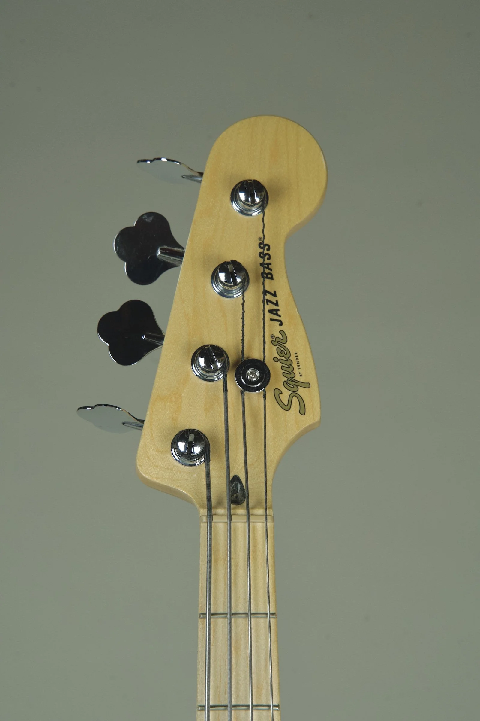 Used Squier Afiinity Series Jazz Bass - 3-Color Sunburst3.jpeg