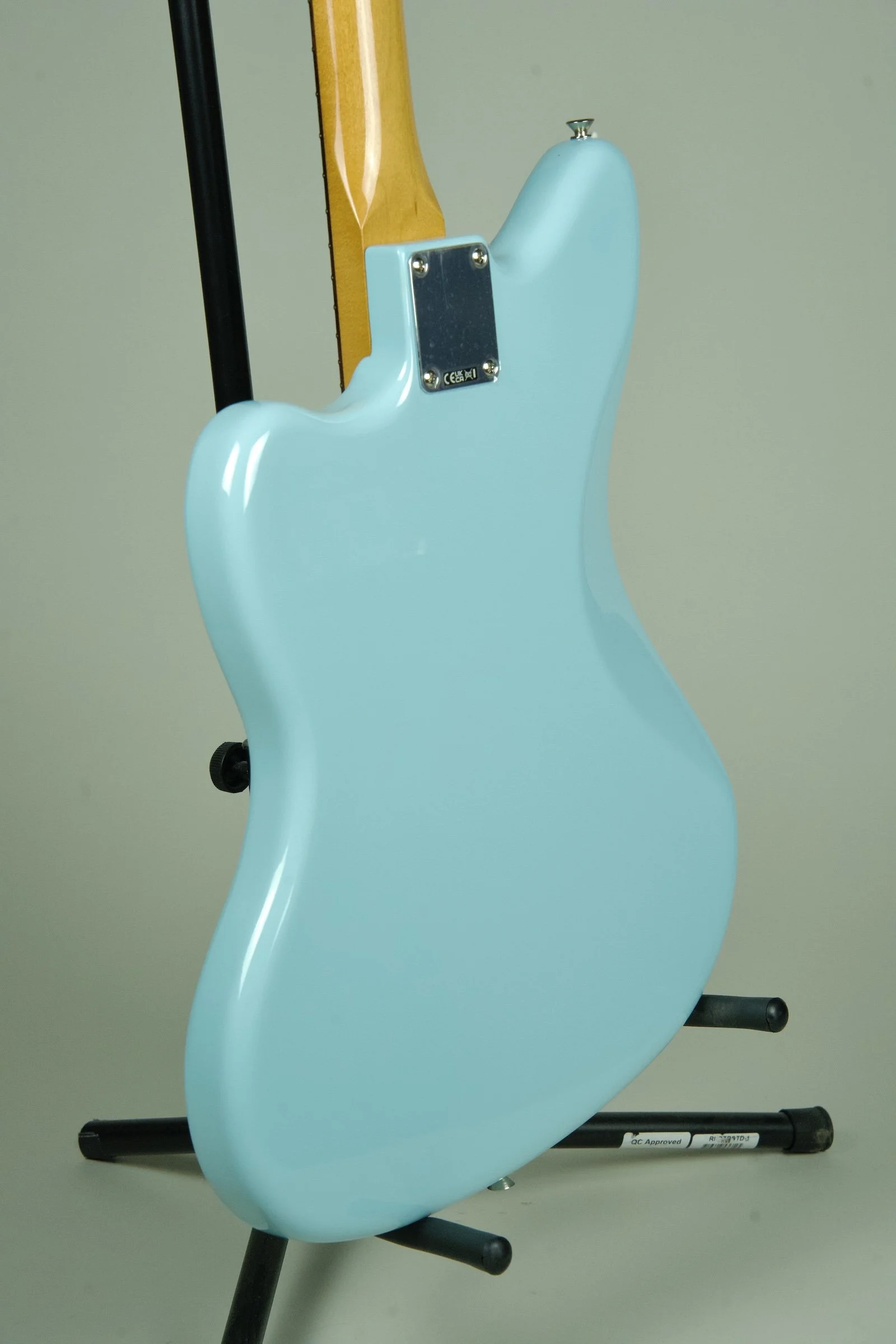 Fender Vintera III Mid '60s Jazzmaster Electric Guitar - Sonic Blue20.jpeg