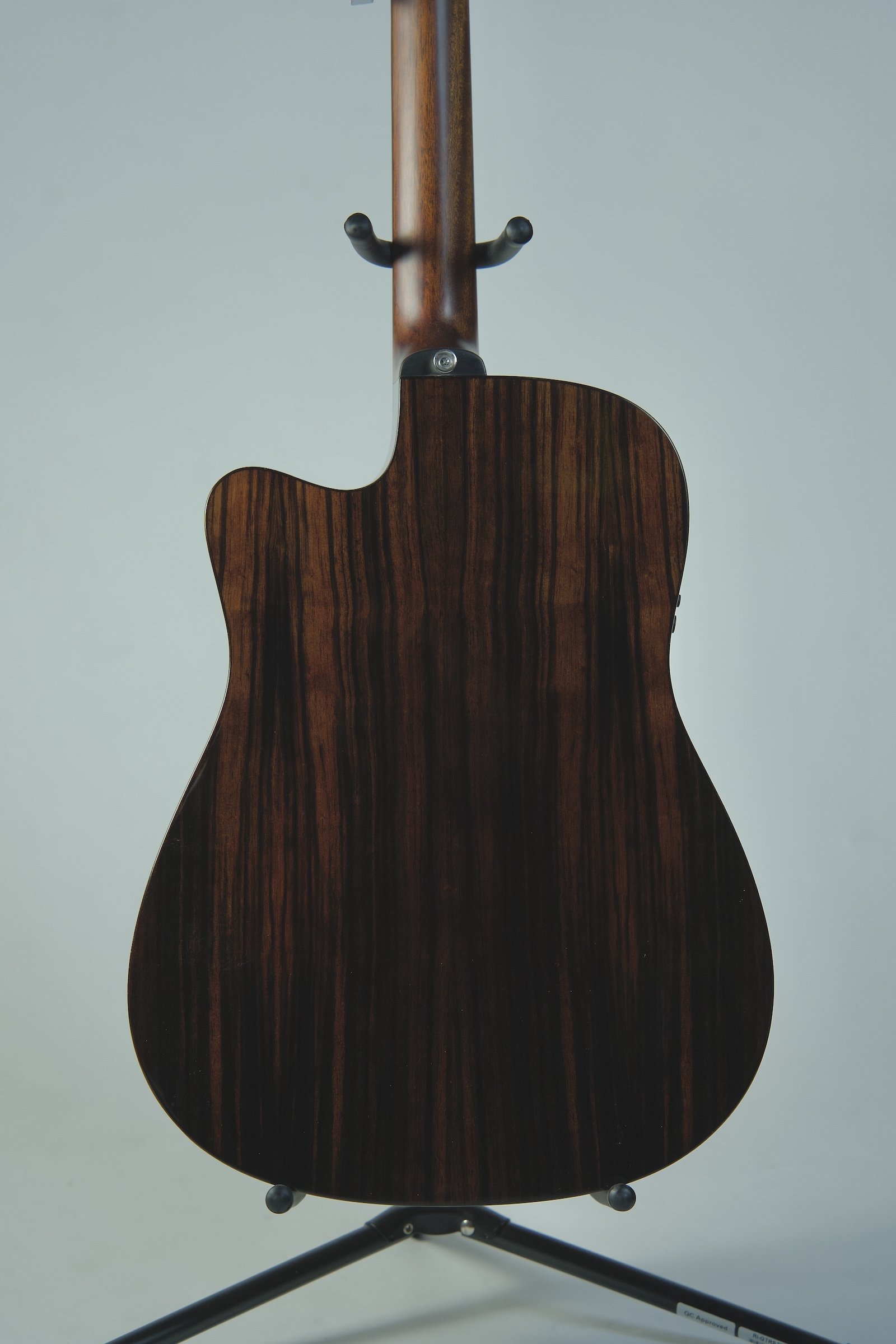 Alvarez AED90CE Acoustic Guitar5.jpeg