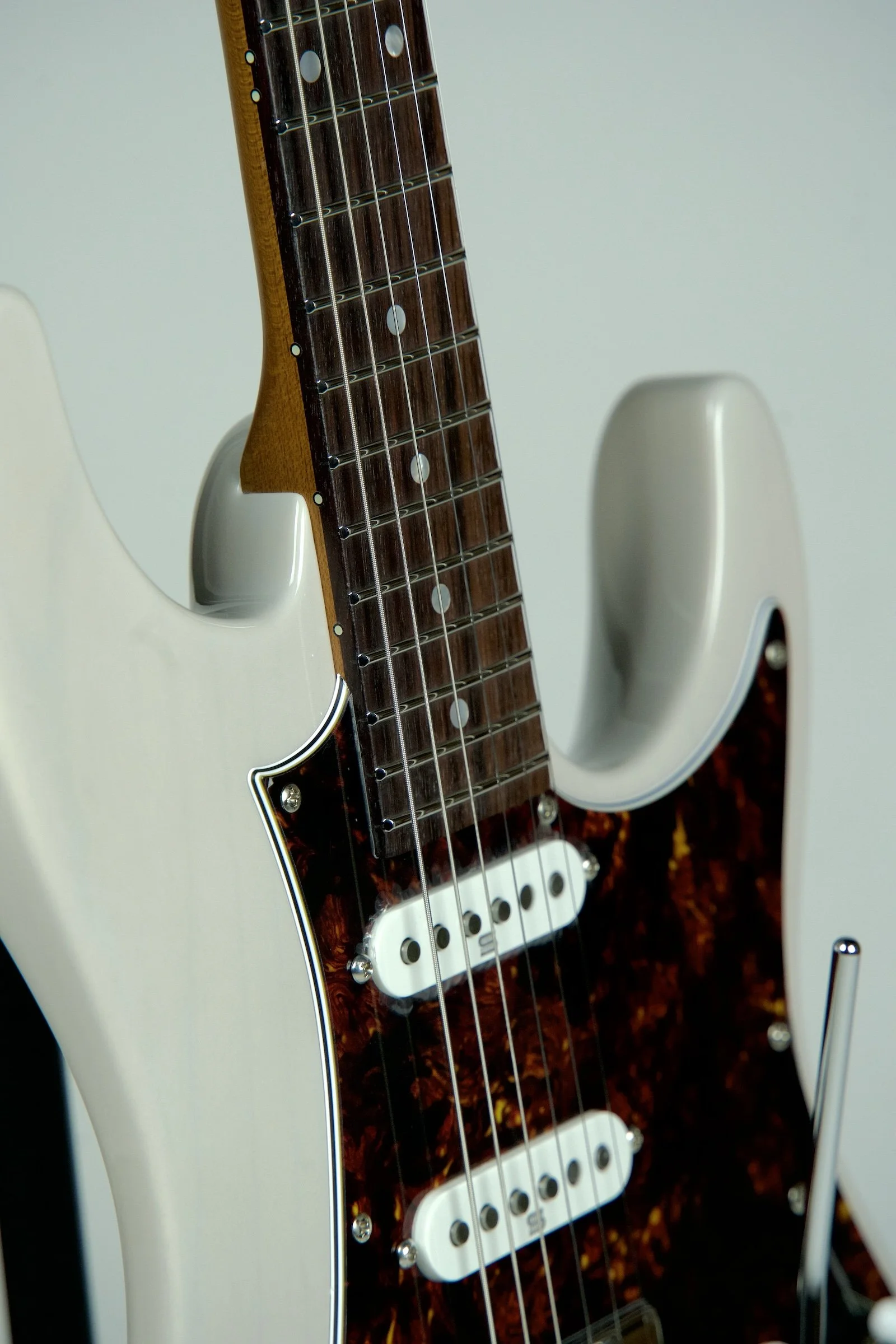 Ibanez Prestige AZ2204N Electric Guitar - Antique White Blonde13.jpeg