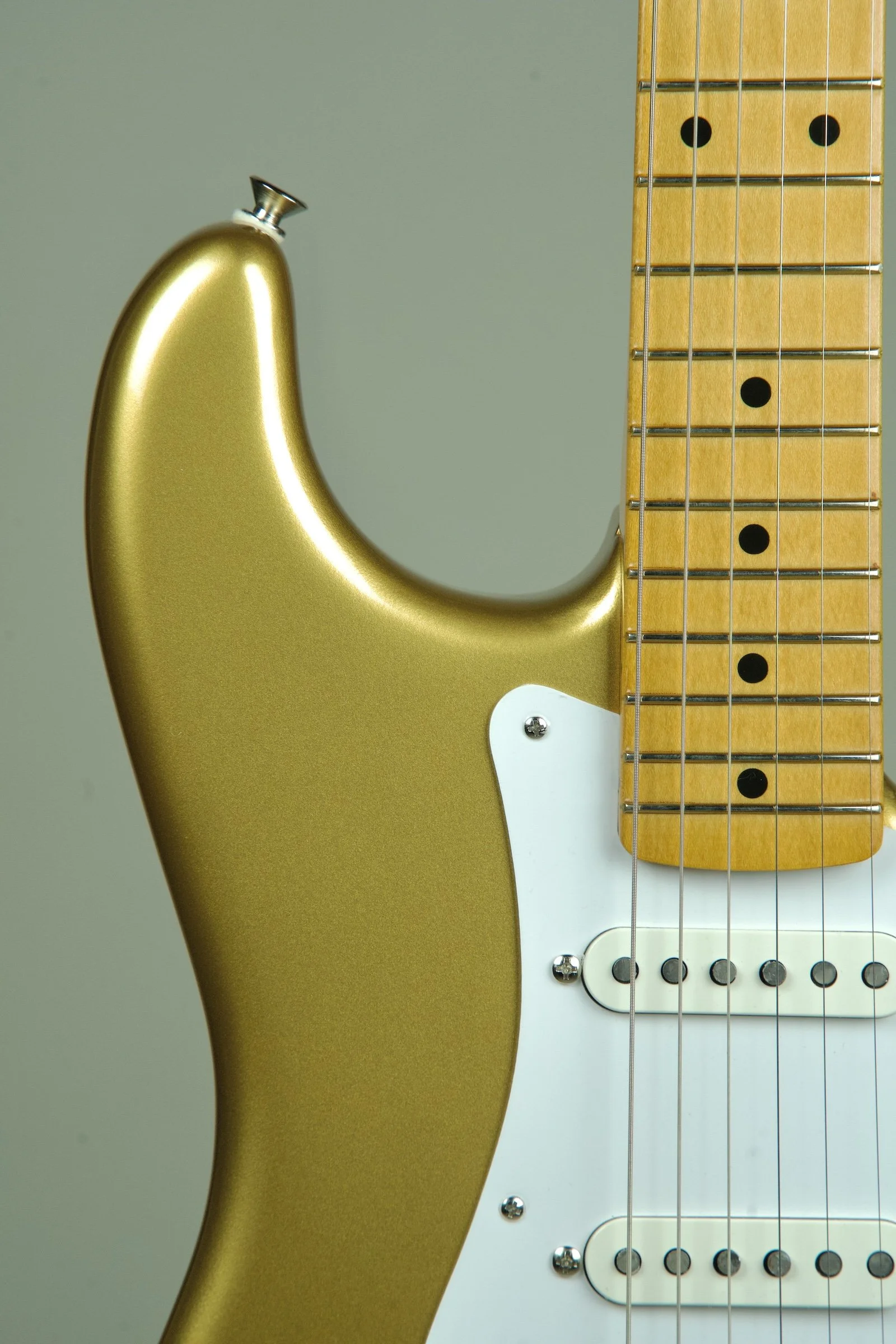 Fender Vintera III Late '50s Stratocaster Electric Guitar - Aztec Gold7.jpeg