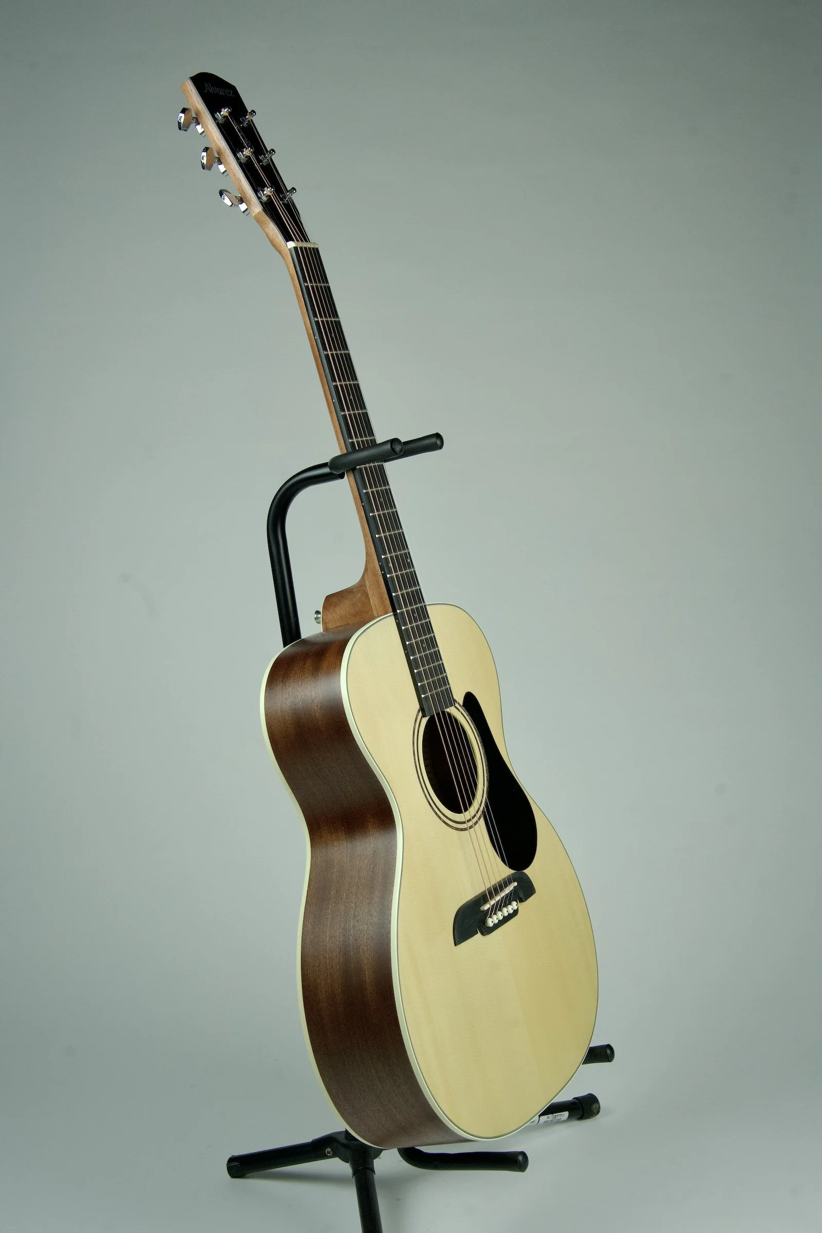 Alvarez RF26 Acoustic Guitar7.jpeg