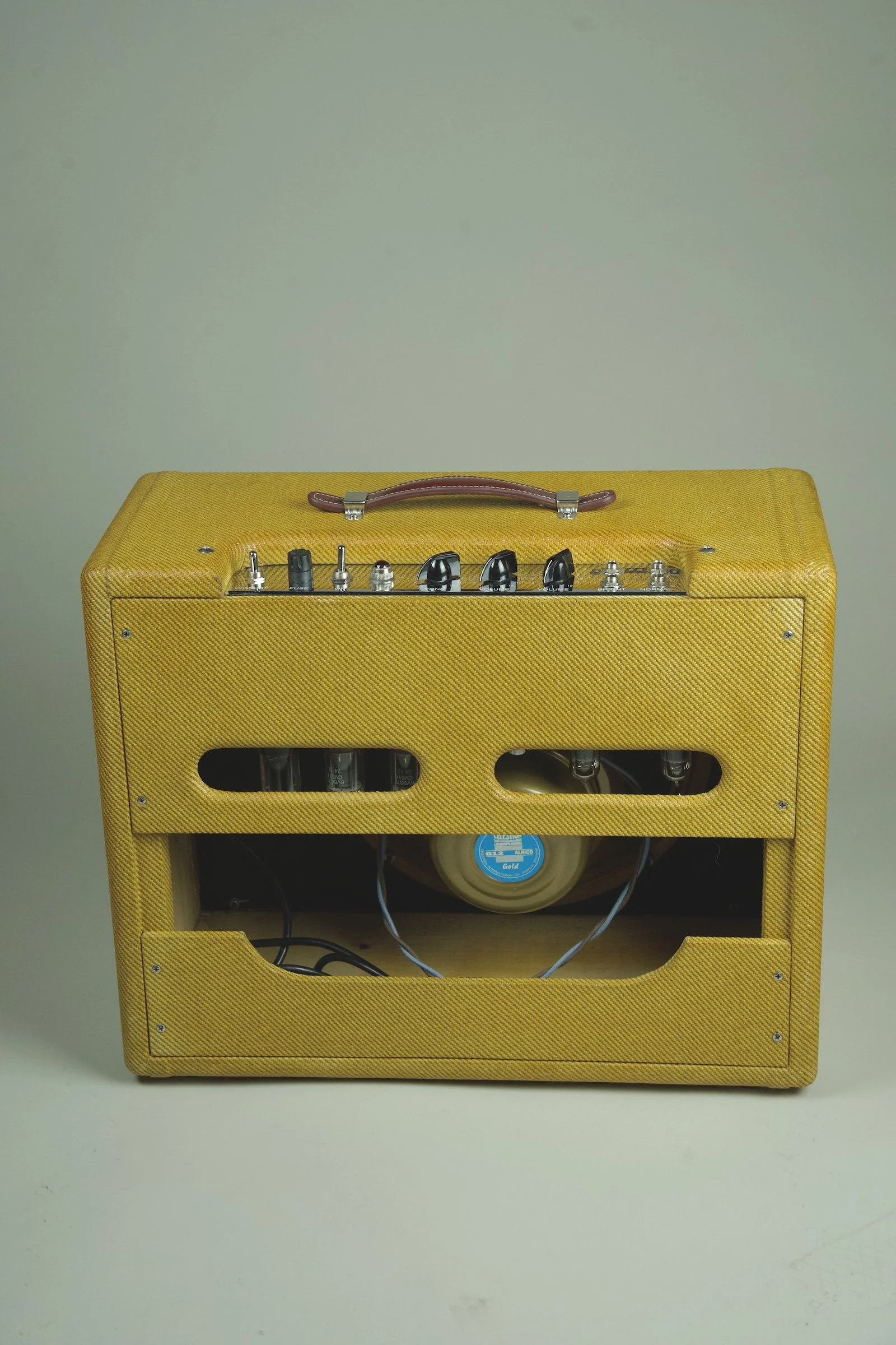 Alward Golden Eagle Deluxe Combo Amplifier7.jpeg
