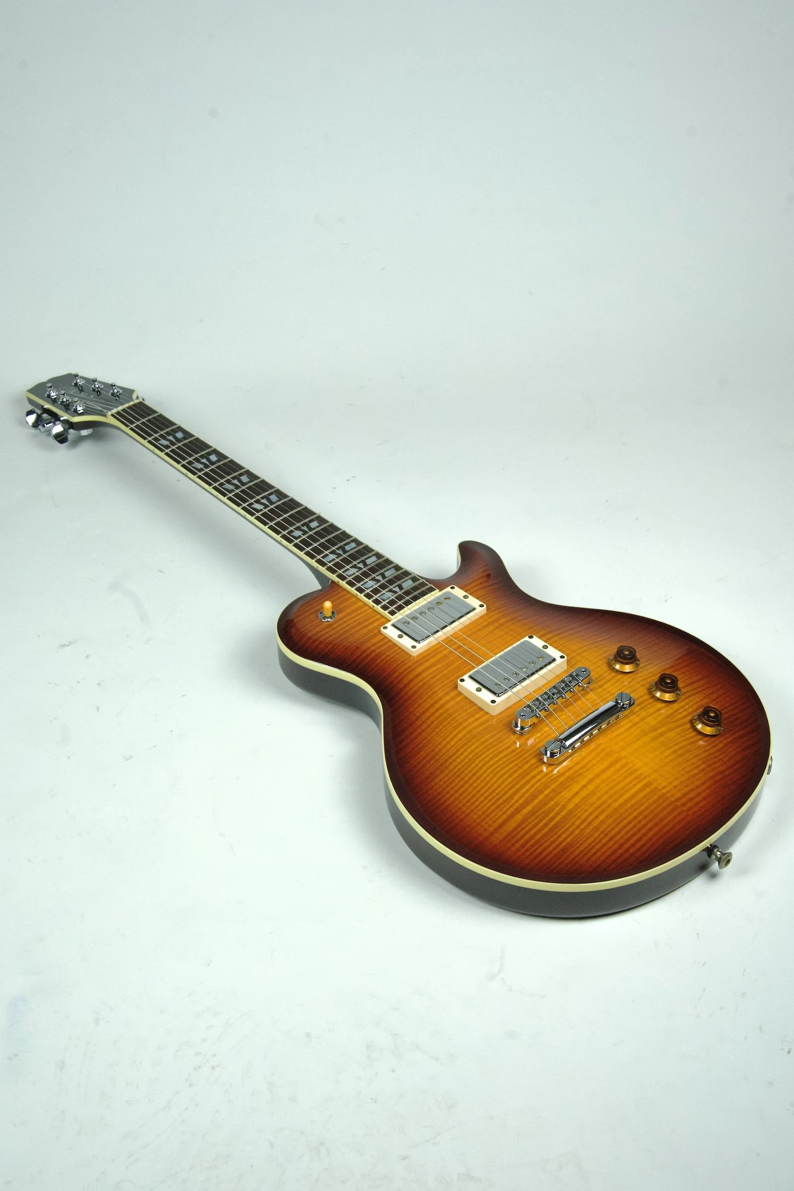 Used Hamer USA Monaco Elite - Tobacco Burst4.jpeg