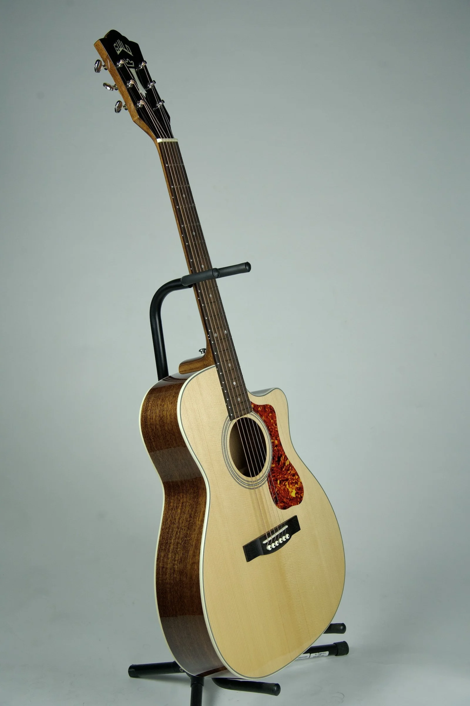 Guild OM-140ce Acoustic Electric Guitar32.jpeg