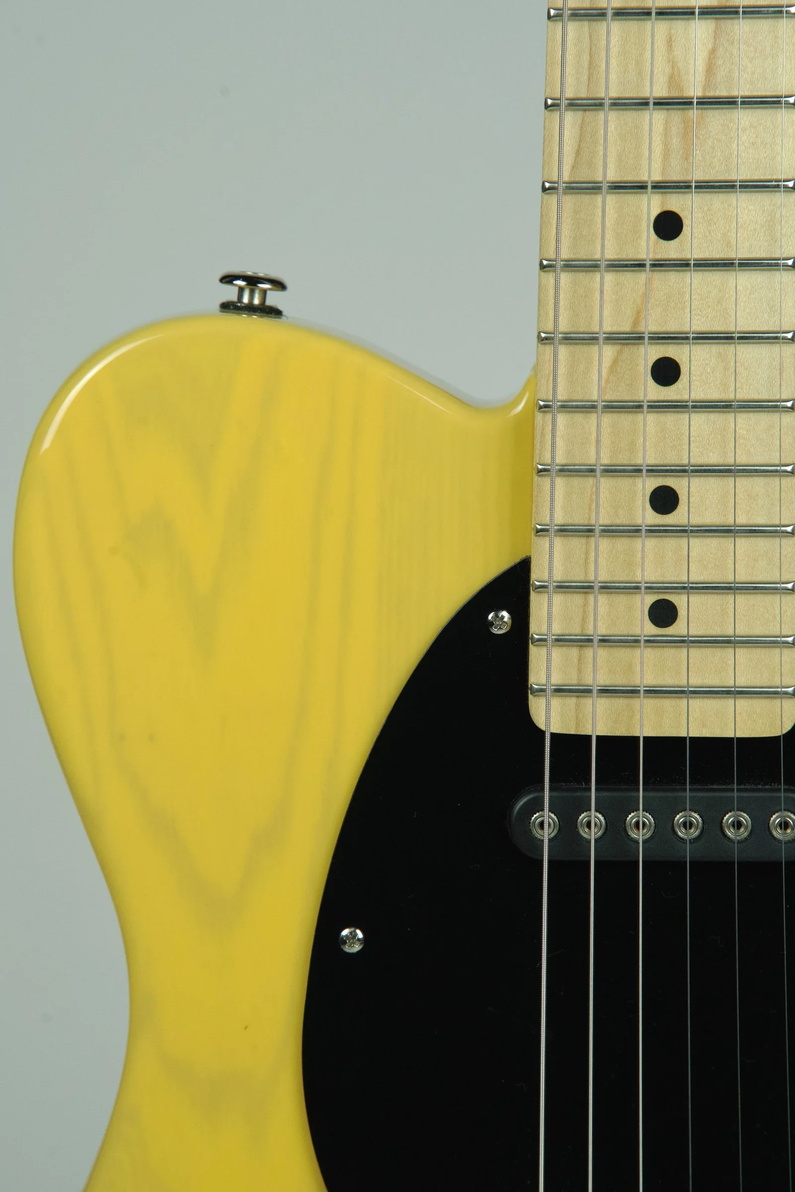 G&L Deluxe ASAT Classic Electric Guitar - Butterscotch 10.jpeg