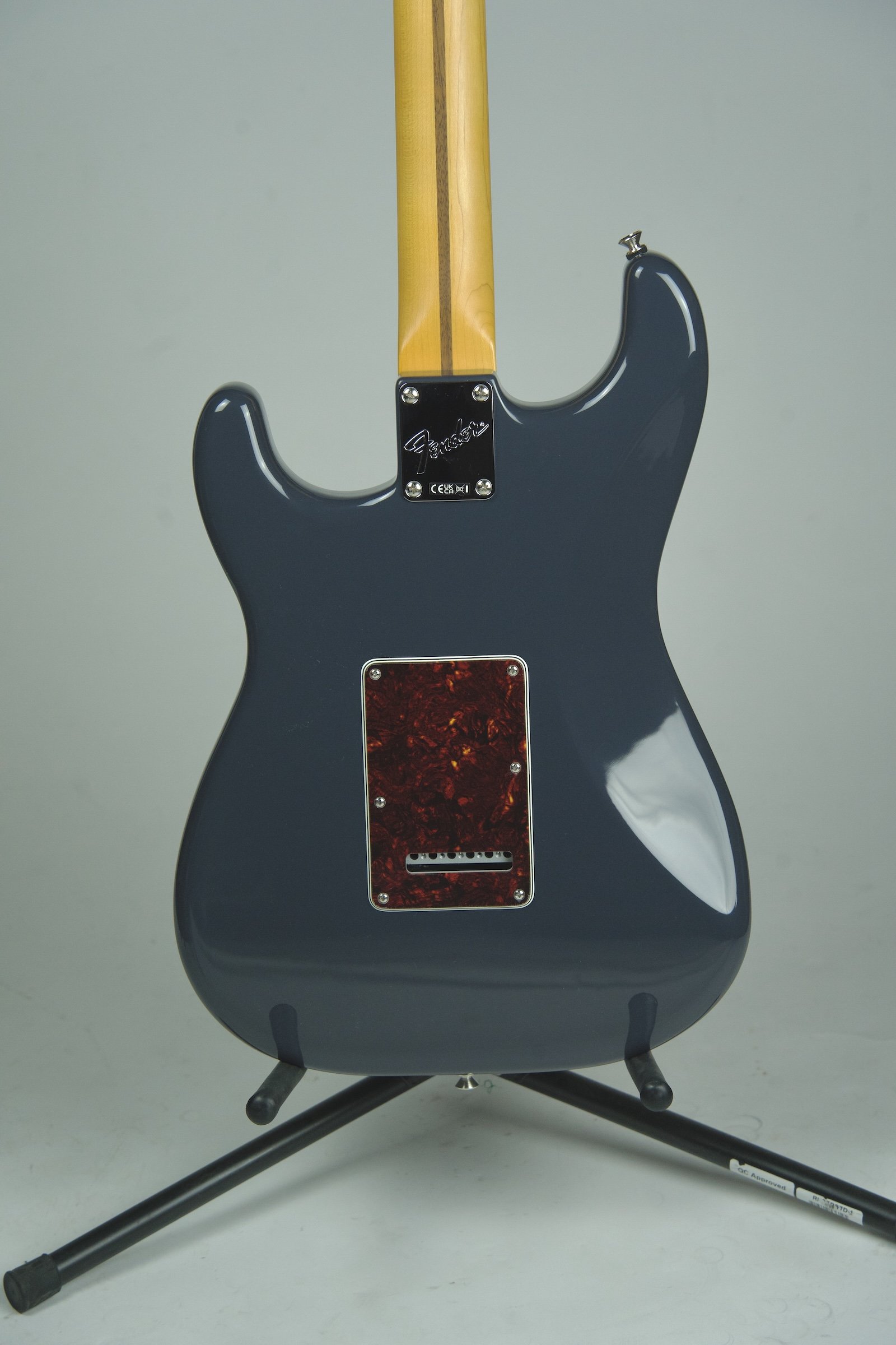 Fender American Professional Classic Stratocaster Electric Guitar - Faded Black8.jpeg