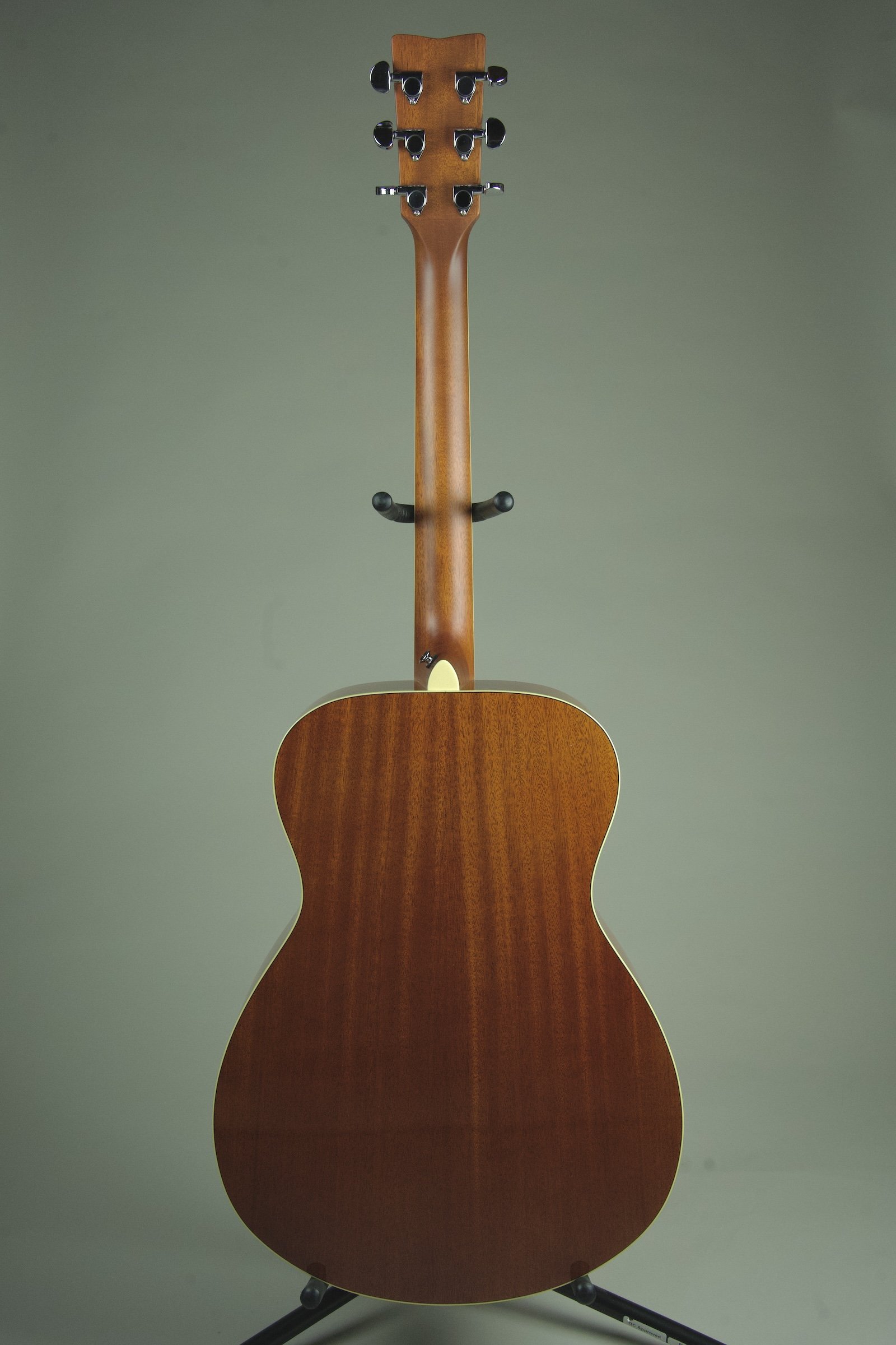 Yamaha FS820 Acoustic Guitar4.jpeg