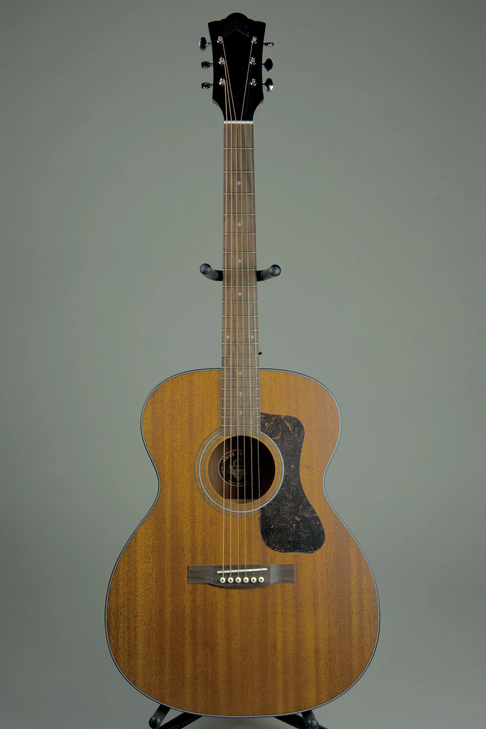 Guild OM320 Acoustic Guitar1.jpeg