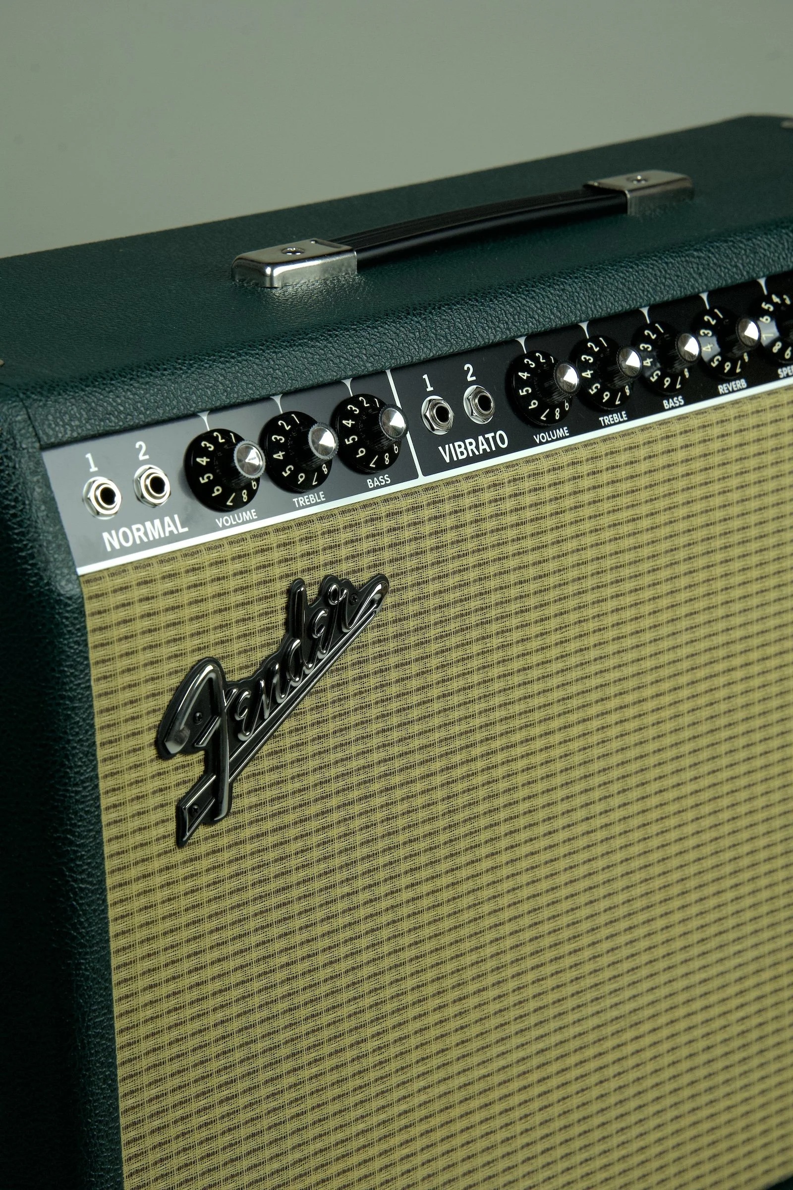 Fender Limited Edition Deluxe Reverb Amplifier - British Racing Green10.jpeg