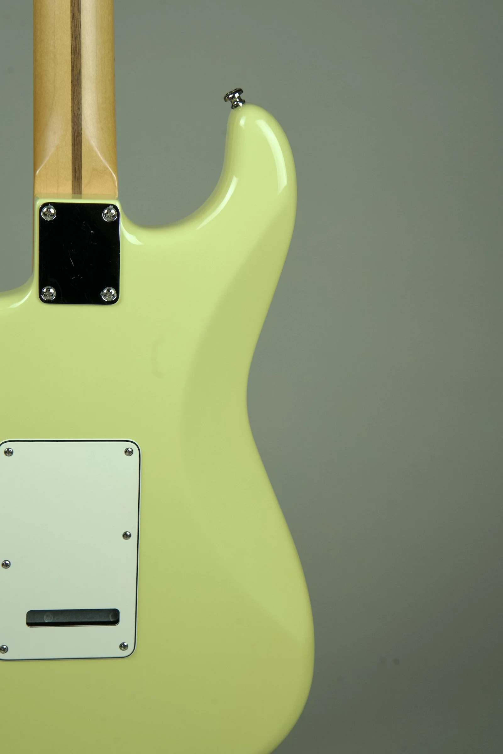 Used Fender 70th Anniversary Stratocaster Electric Guitar Hialeah Yellow9.jpeg