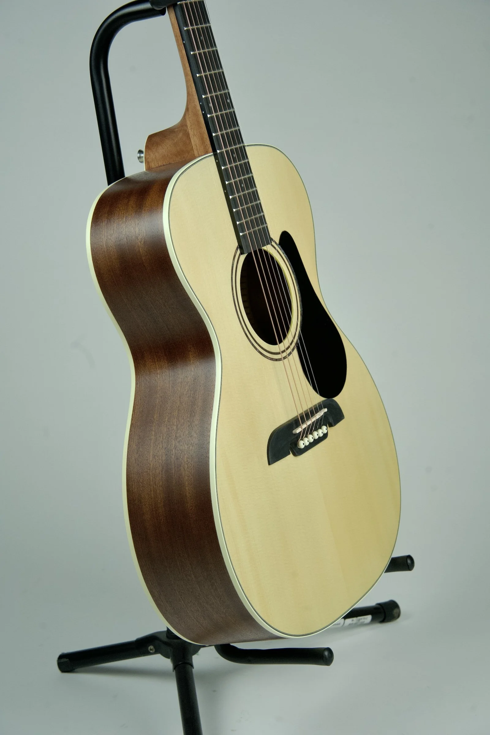 Alvarez RF26 Acoustic Guitar8.jpeg