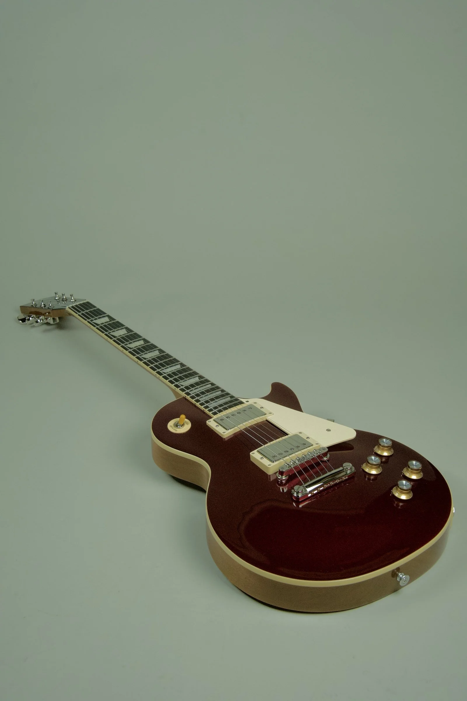 Used Gibson Les Paul Standard 60s Electric Guitar Sparkling Burgandy23.jpeg