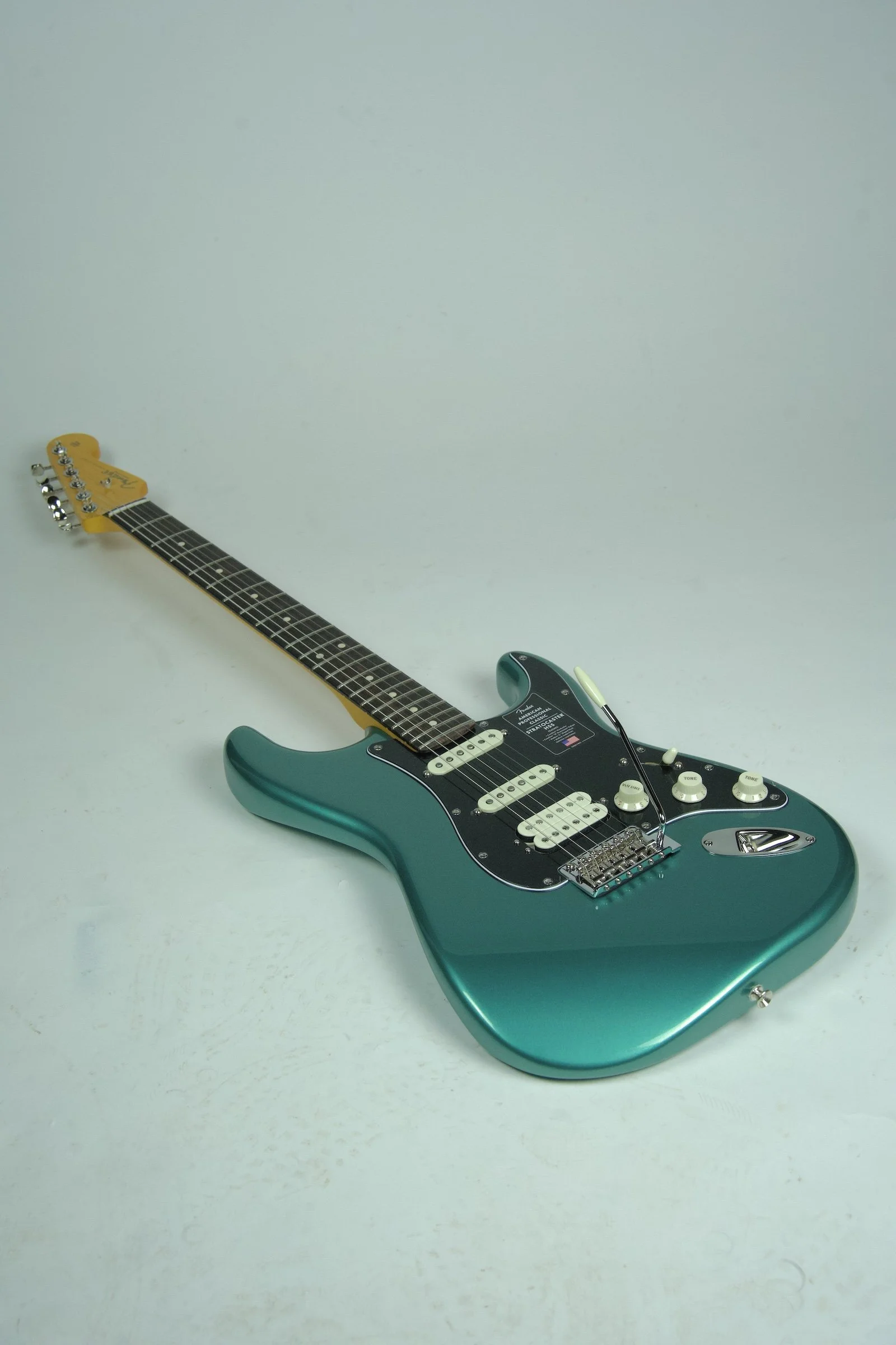 Fender American Professional Classic HSS Stratocaster - Faded Sherwood Green1.jpeg