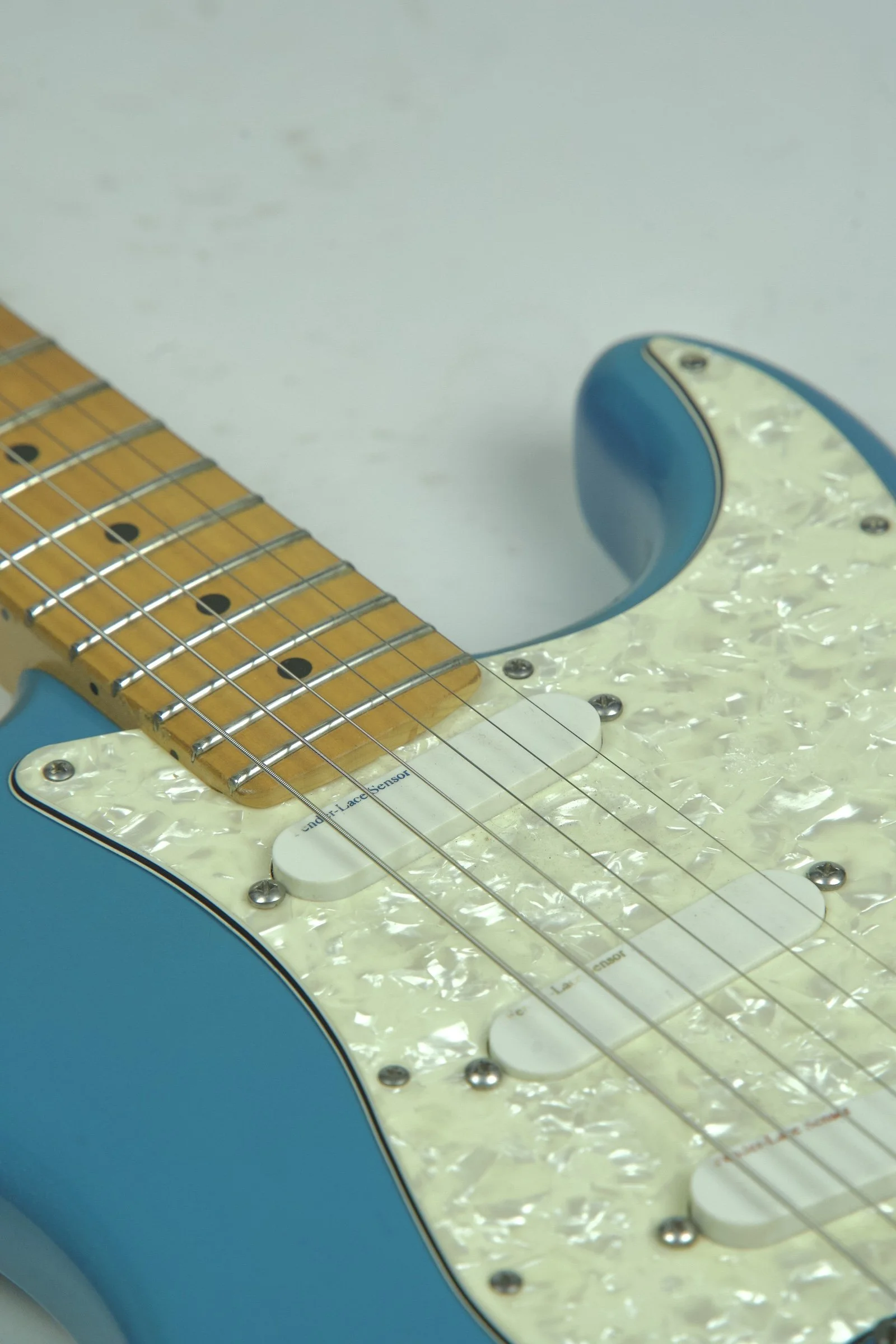 Used 1989 Fender USA Stratocaster Electric guitar - Blue20.jpeg