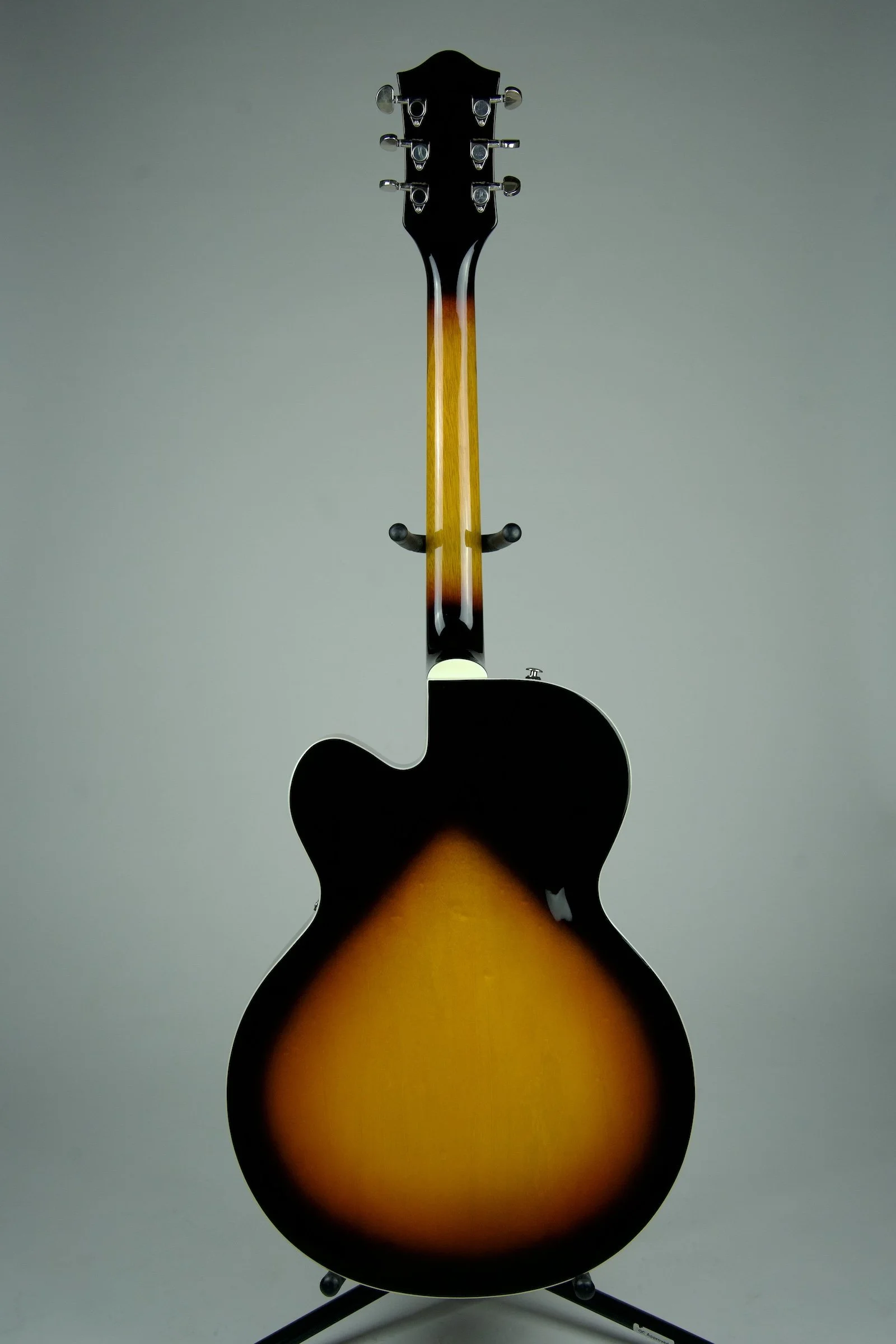 Used Gretsch Streamliner G2420 Tobacco Sunburst Semi-Hollowbody Electric Guitar 7.jpeg