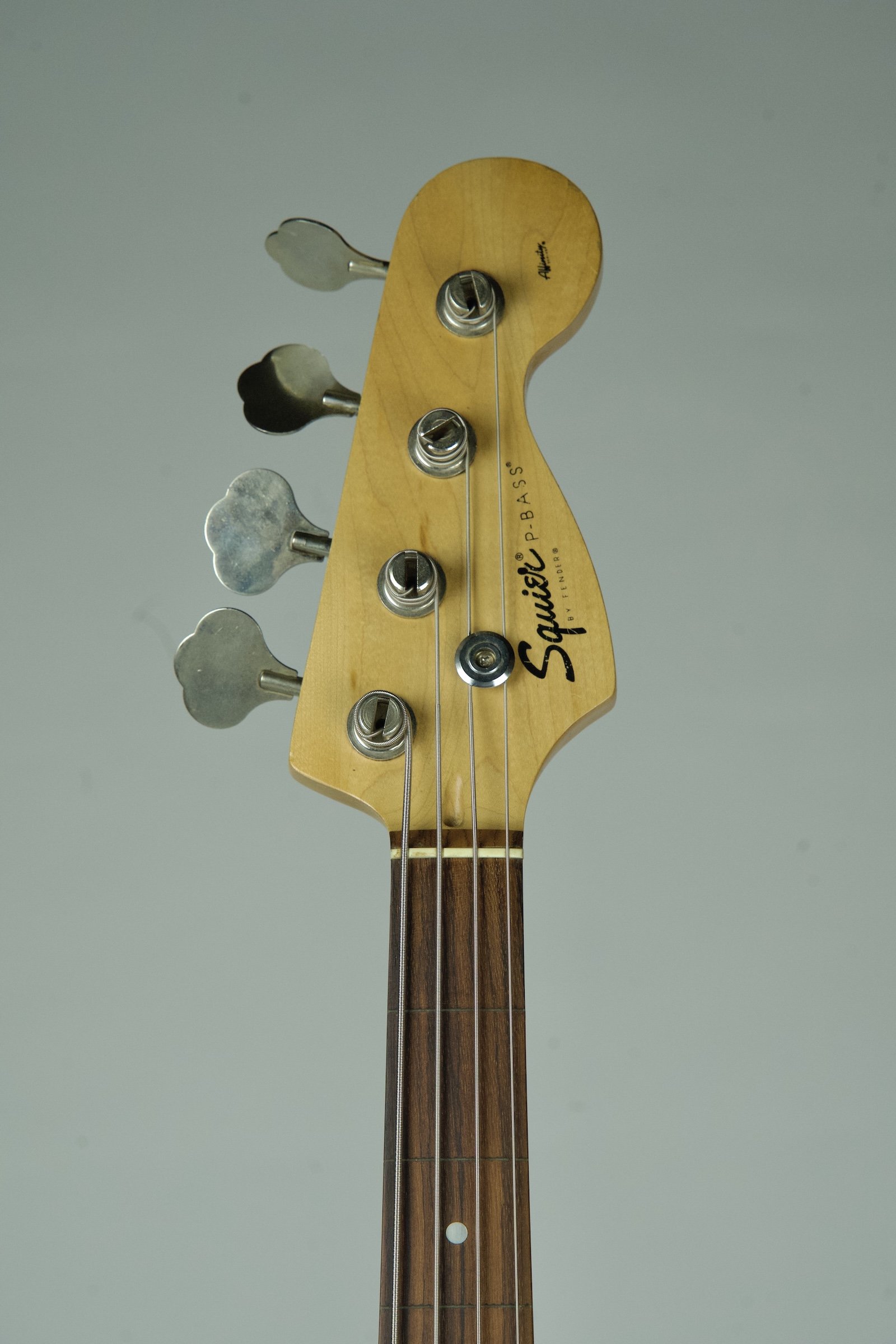 Squier Precision Fretless Bass Guitar - Black7.jpeg