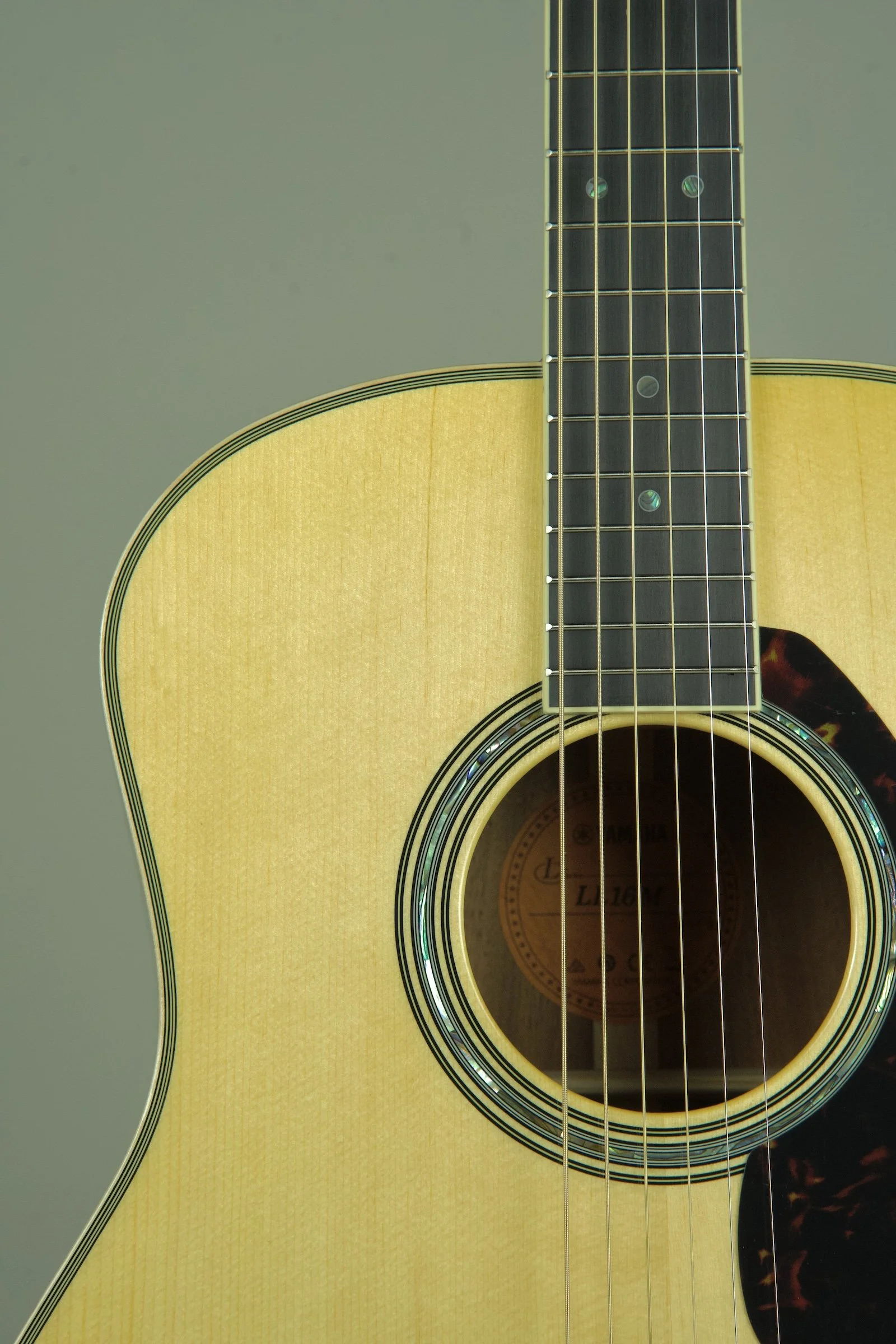 Yamaha LL16M ARE Original Jumbo Acoustic-electric Guitar - Natural5.jpeg