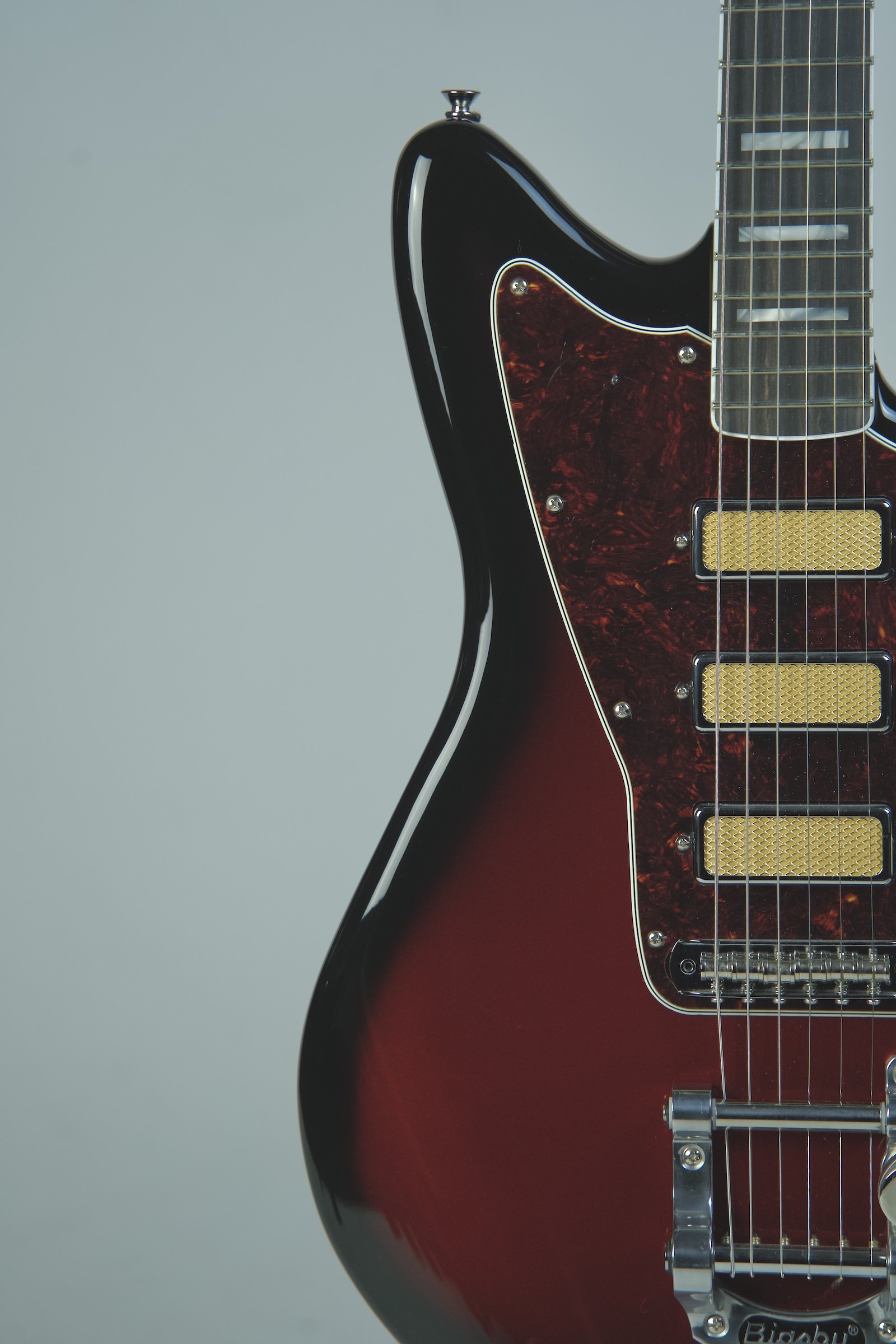 Used Fender Gold Foil Jazzmaster Electric Guitar 4.jpeg