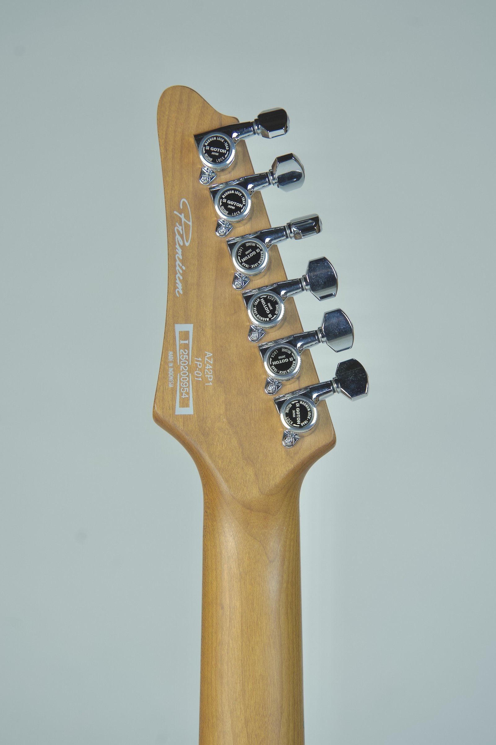 Ibanez Premioum AZ42P1 Electric Guitar Prussian Blue Metallic8.jpeg