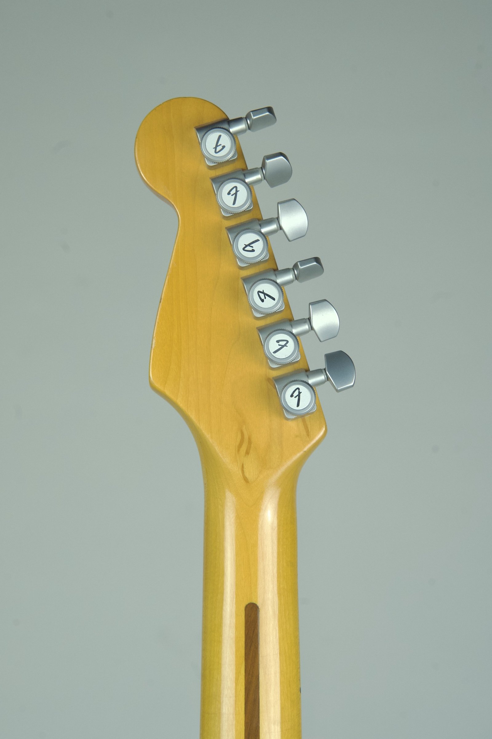 Used 1989 Fender USA Stratocaster Electric guitar - Blue10.jpeg